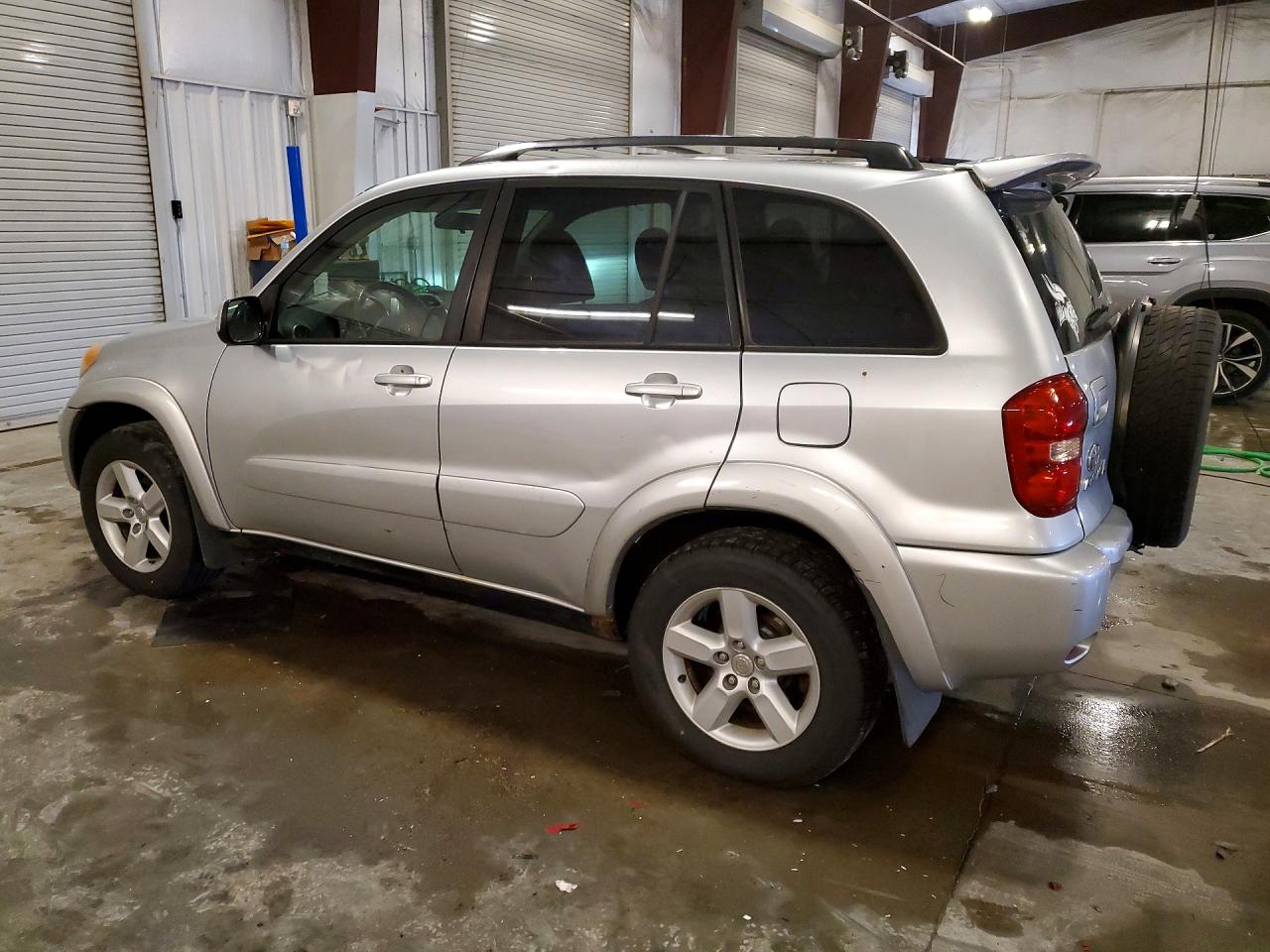 2005 Toyota Rav4 Base Silver vin: JTEHD20V856037568