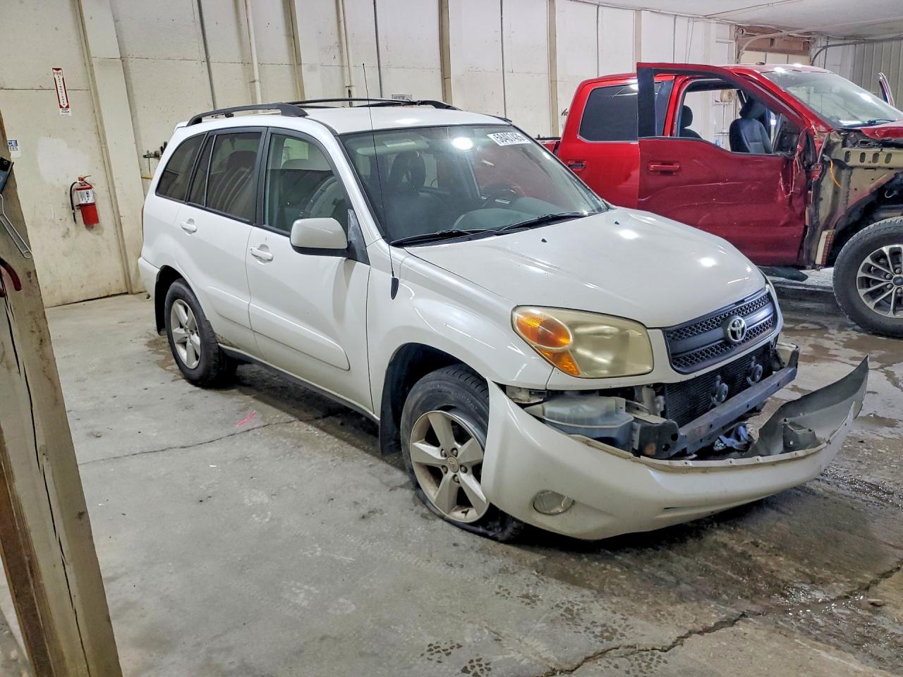 2005 Toyota Rav4 Base White vin: JTEHD20V950063891