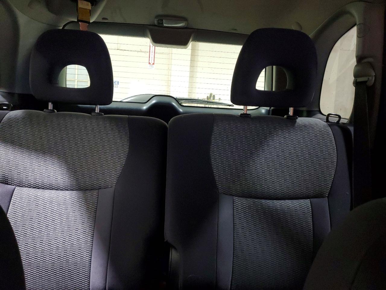 2005 Toyota Rav4 Base White vin: JTEHD20V950063891