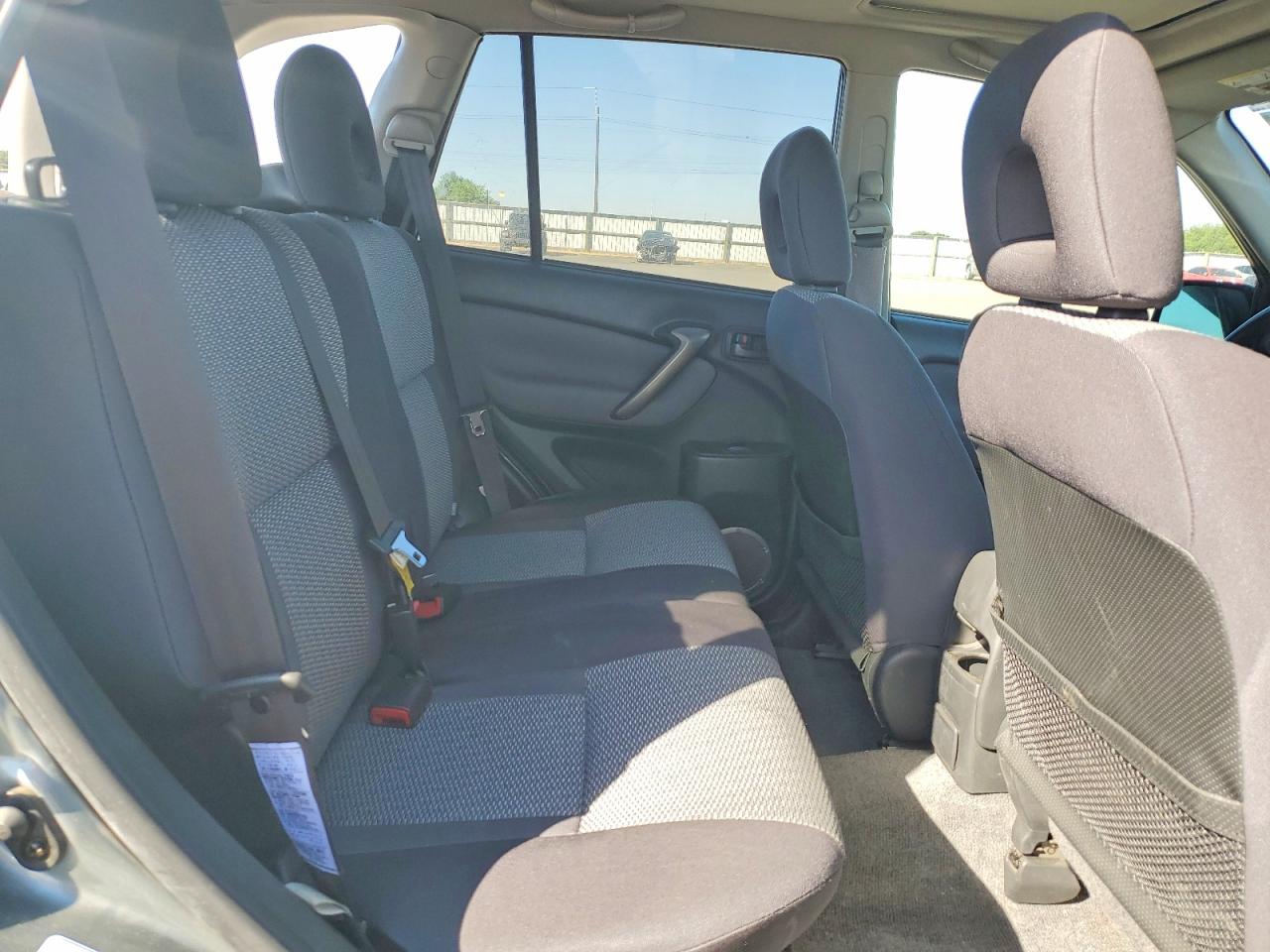 2004 Toyota Rav4 Base Silver vin: JTEHD20VX40014732