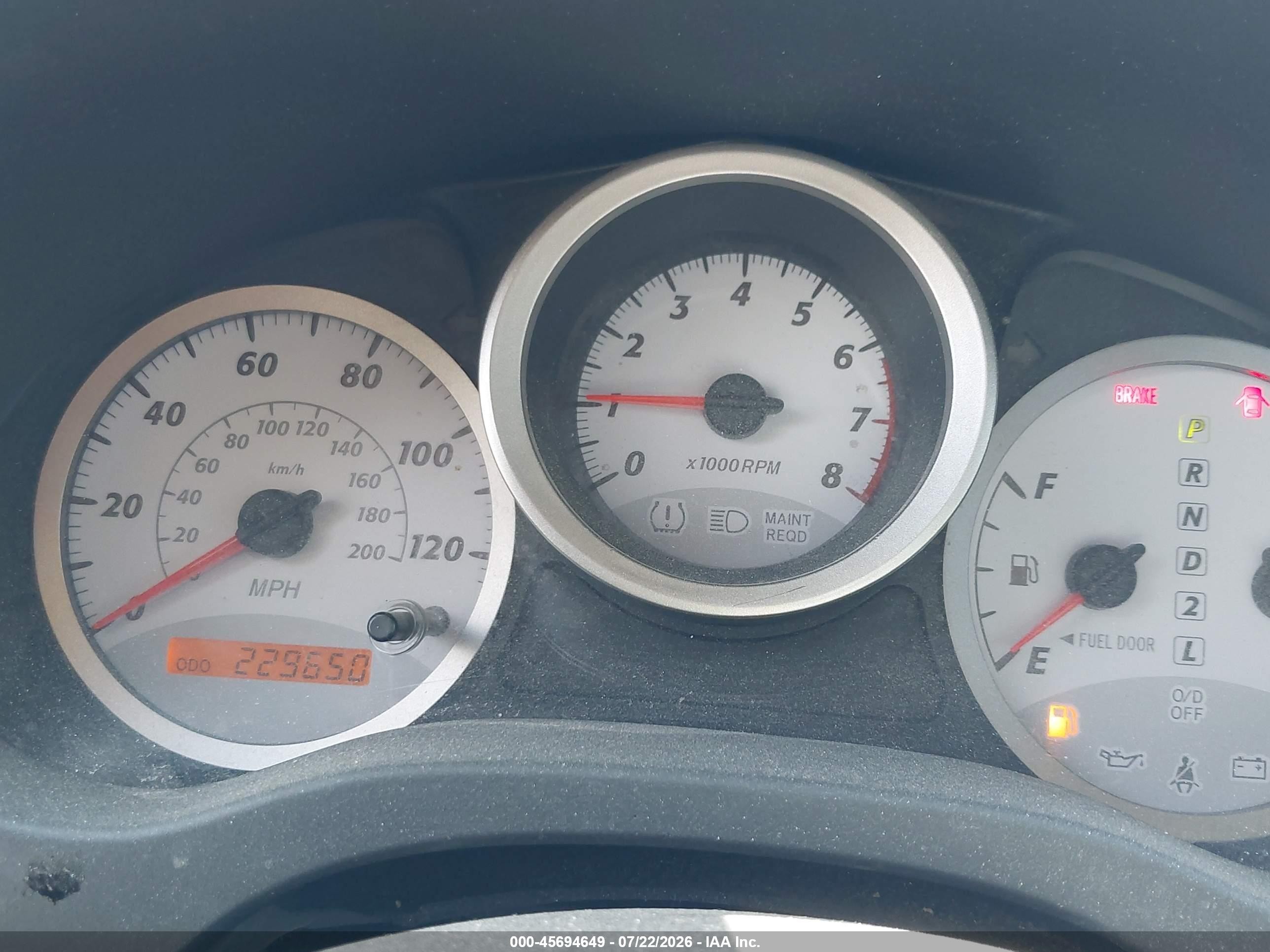 2004 Toyota Rav4   Champagne vin: JTEHD20VX40023561