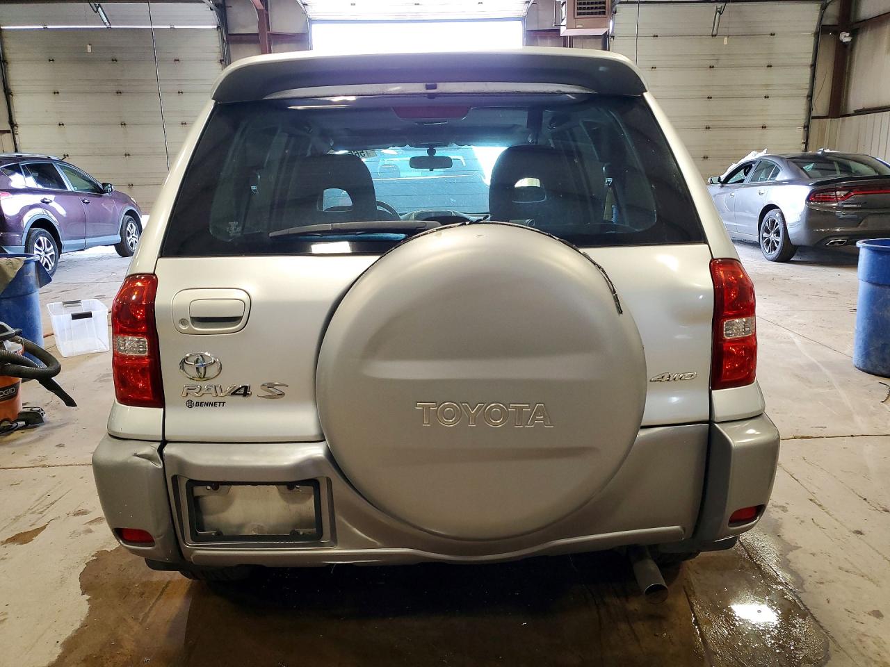 2004 Toyota Rav4 Base Silver vin: JTEHD20VX46005607