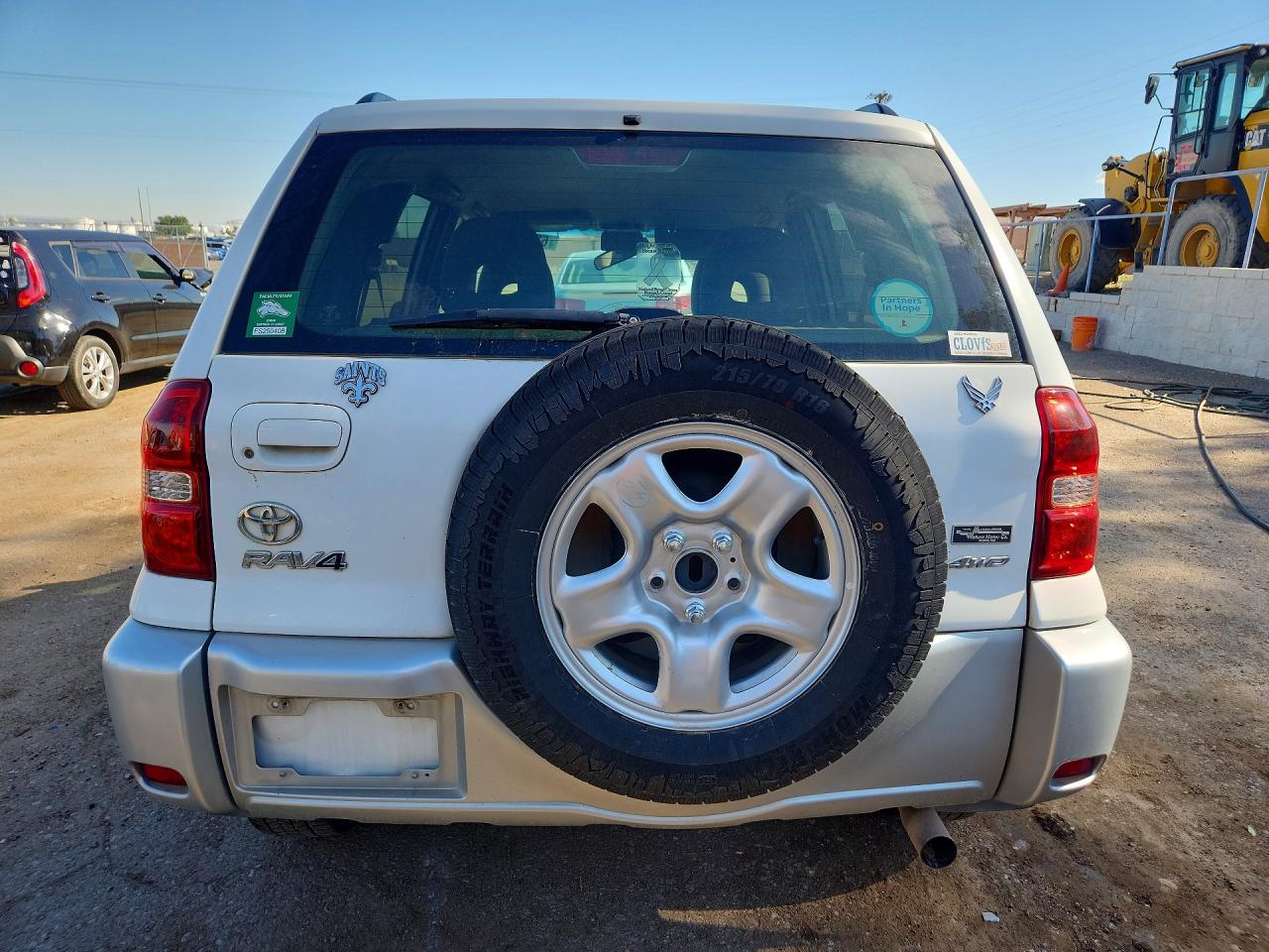 2005 Toyota Rav4 Base White vin: JTEHD20VX50039700