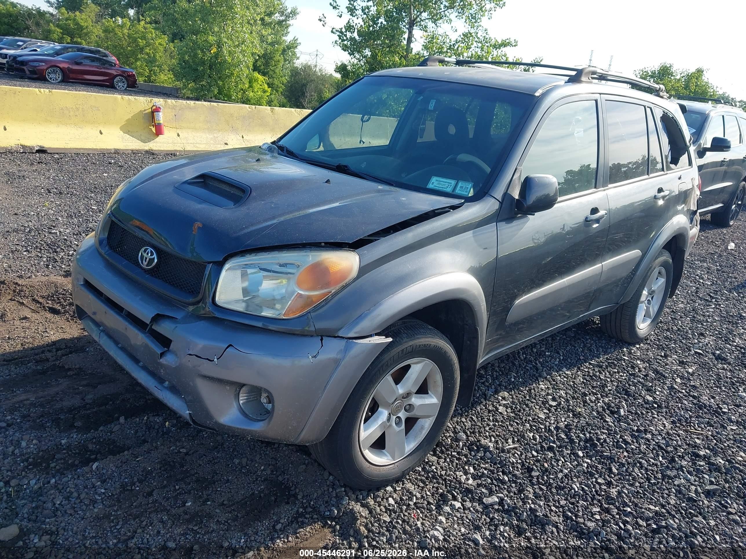 2005 Toyota Rav4   Gray vin: JTEHD20VX56034557