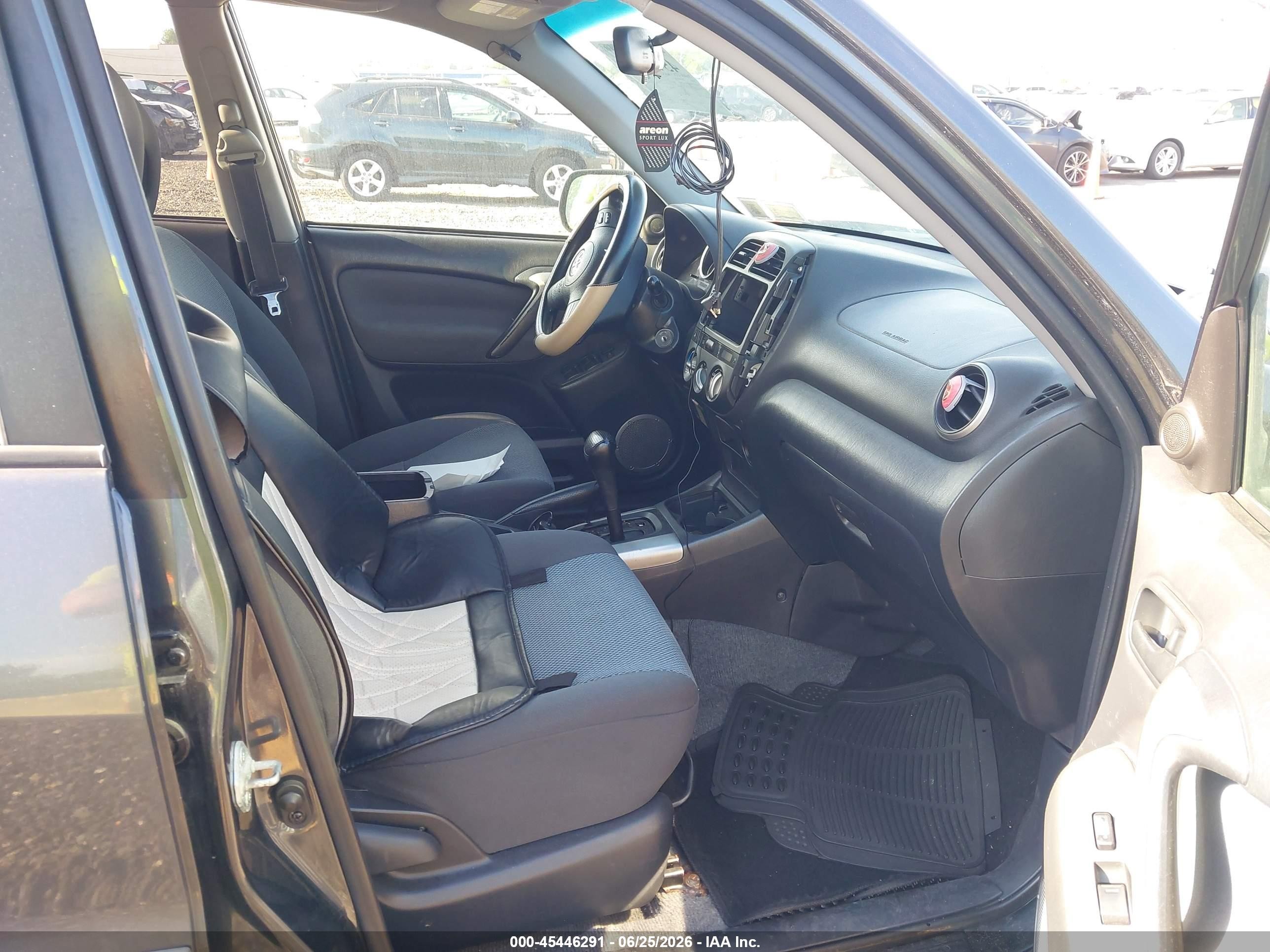2005 Toyota Rav4   Gray vin: JTEHD20VX56034557