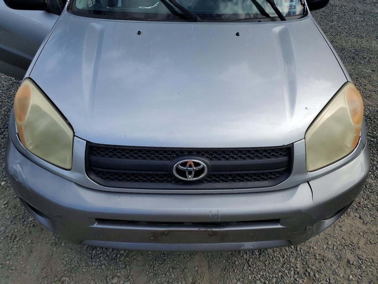 2005 Toyota Rav4 Base Silver vin: JTEHD20VX56037071