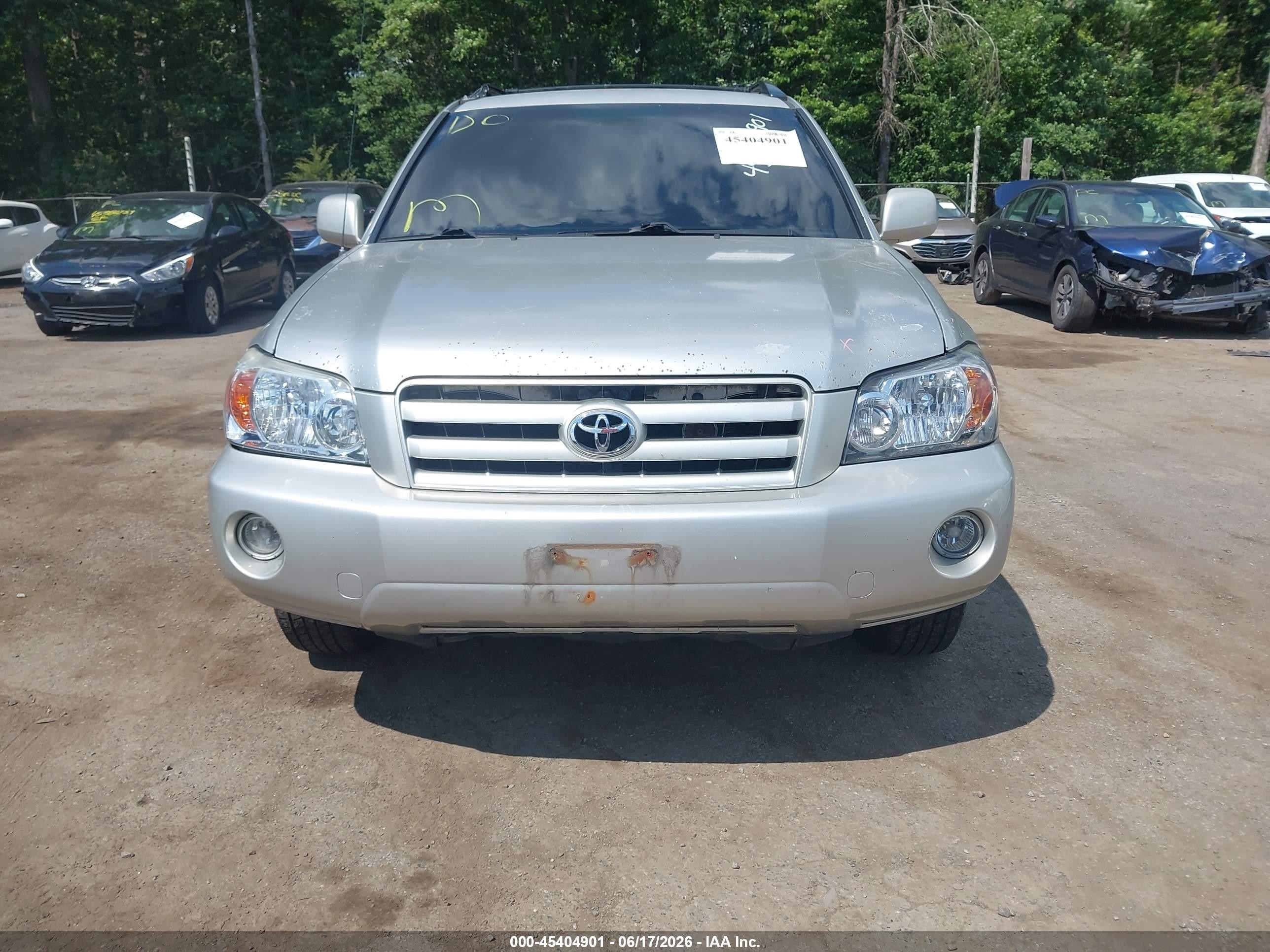 2007 Toyota Highlander Silver vin: JTEHD21A370047927