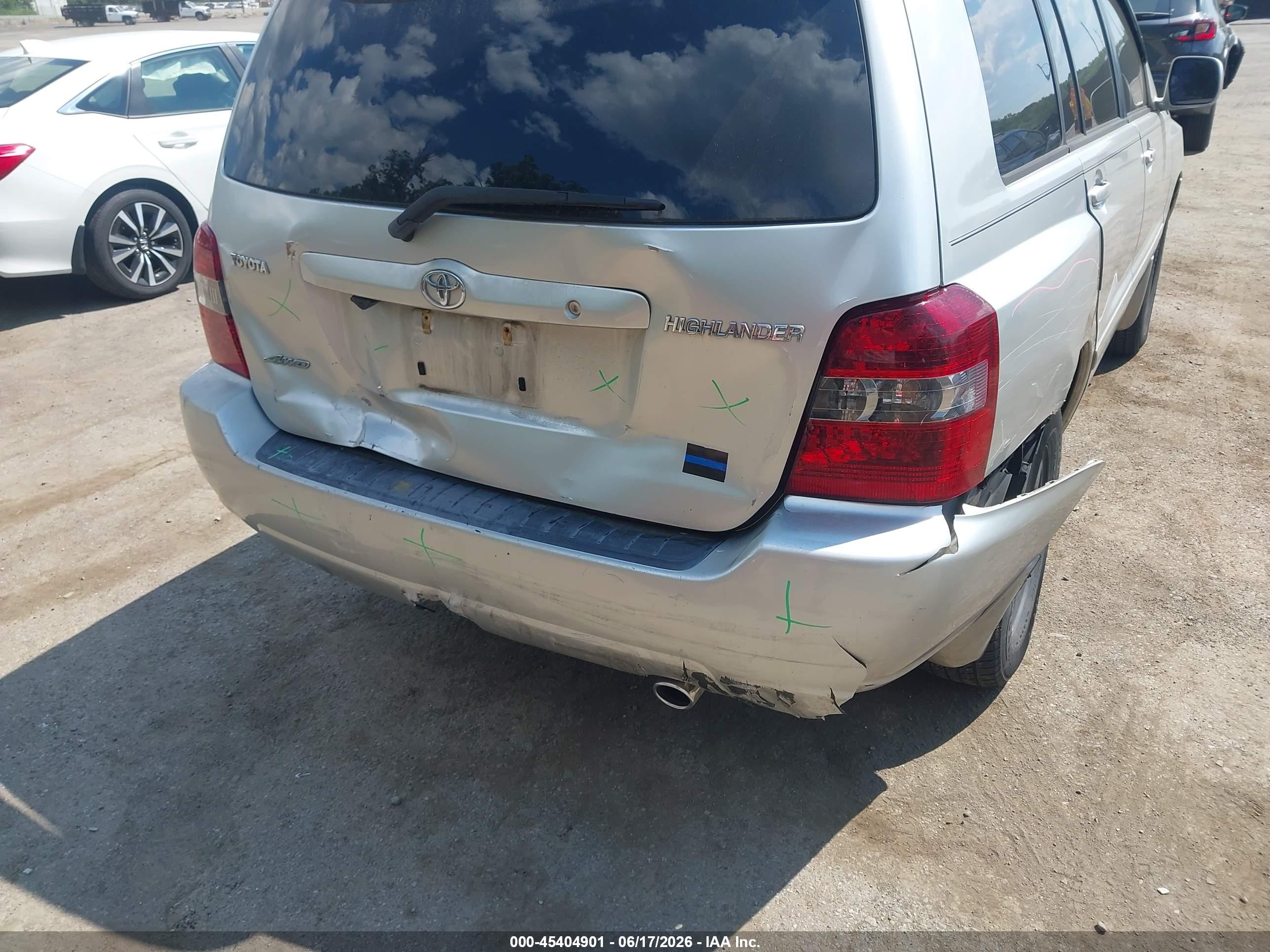 2007 Toyota Highlander Silver vin: JTEHD21A370047927