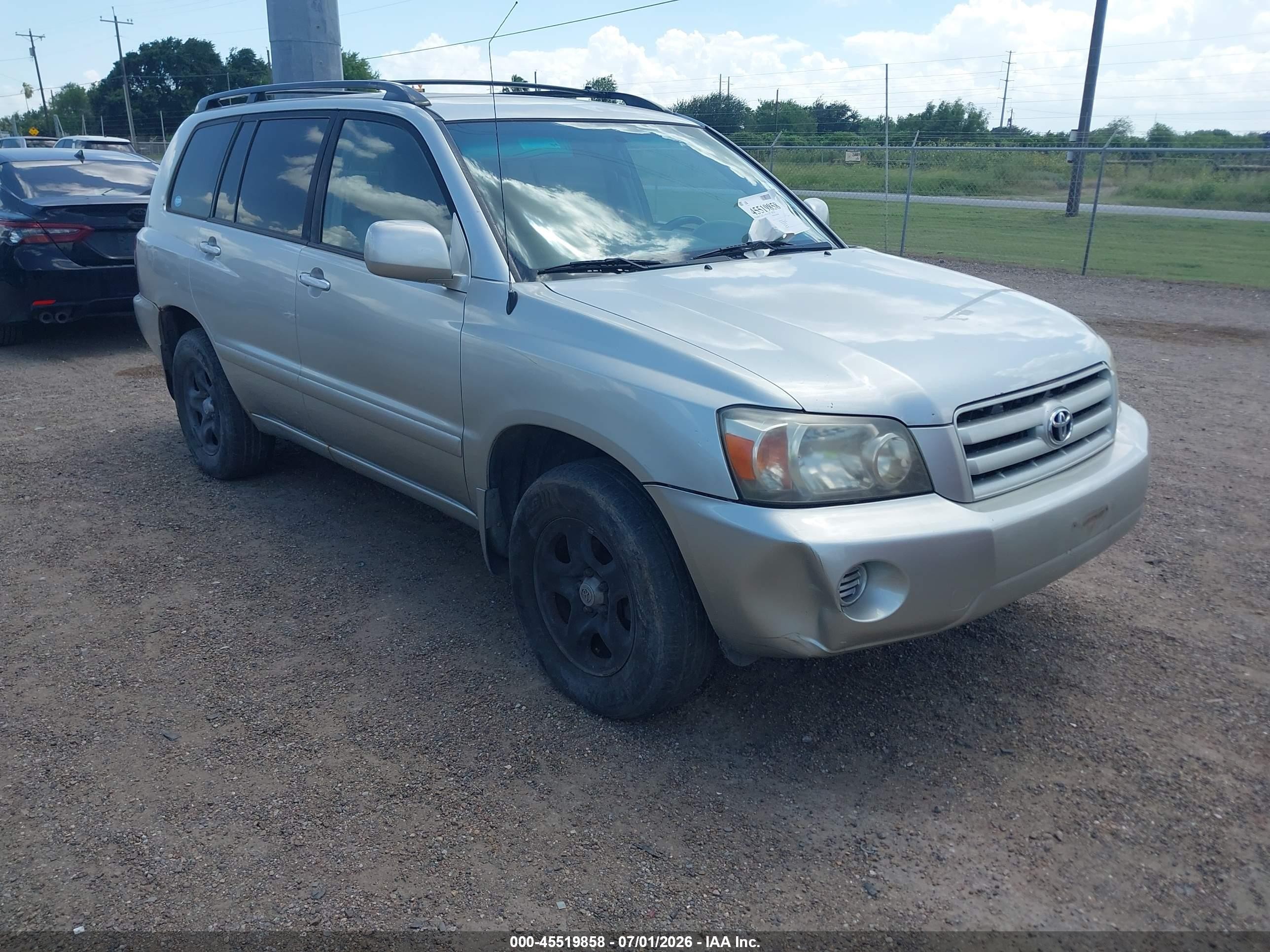 2005 Toyota Highlander   Silver vin: JTEHD21A450033368