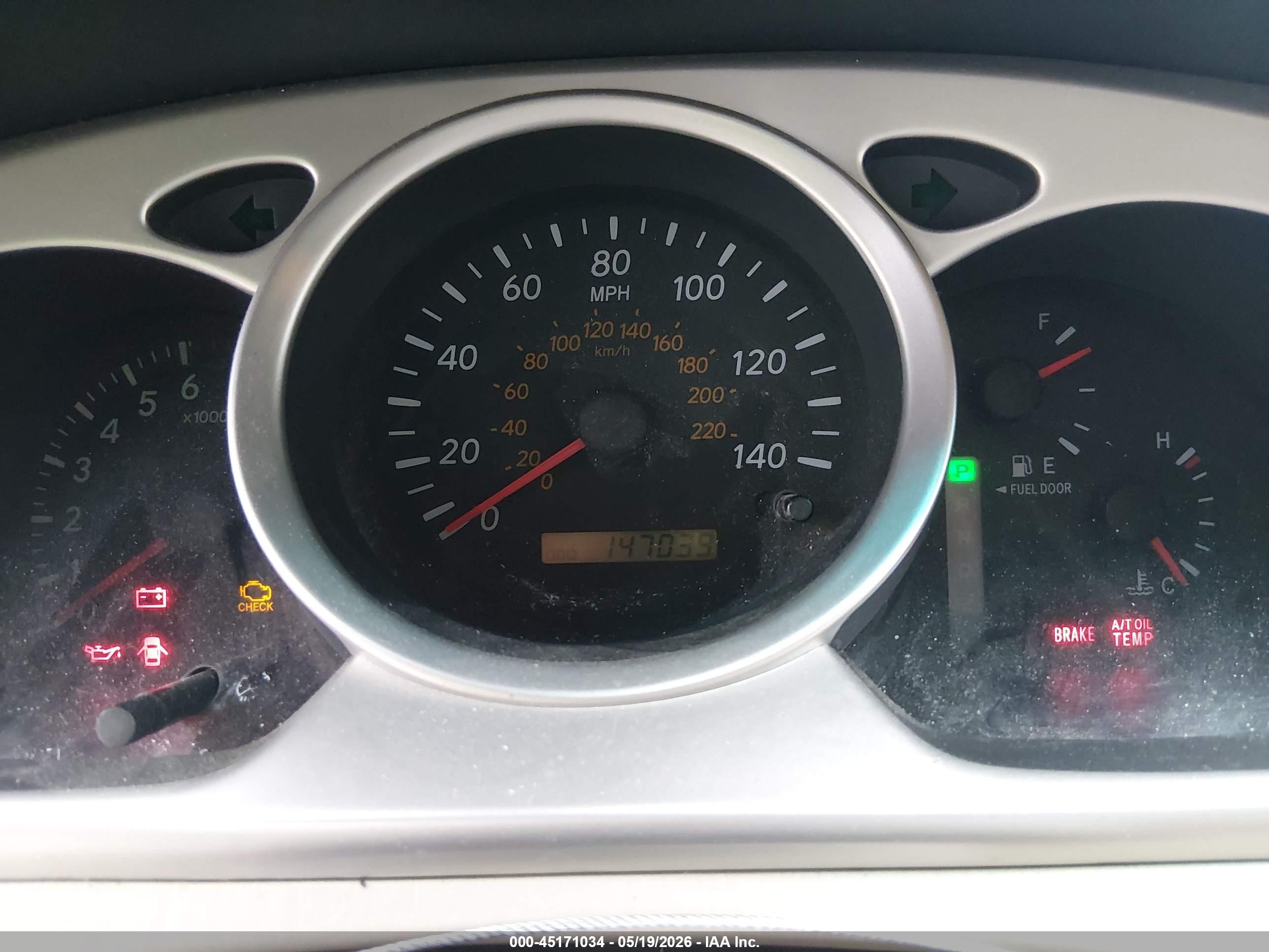 2005 Toyota Highlander   White vin: JTEHD21A550037493
