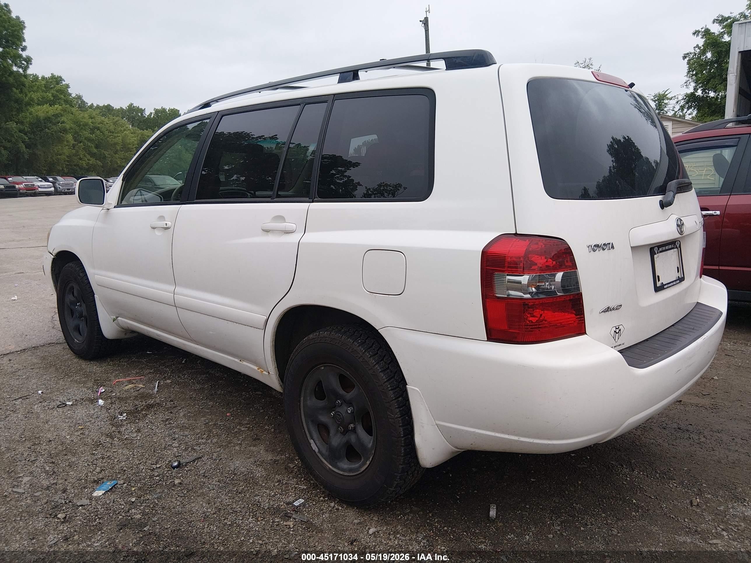 2005 Toyota Highlander   White vin: JTEHD21A550037493