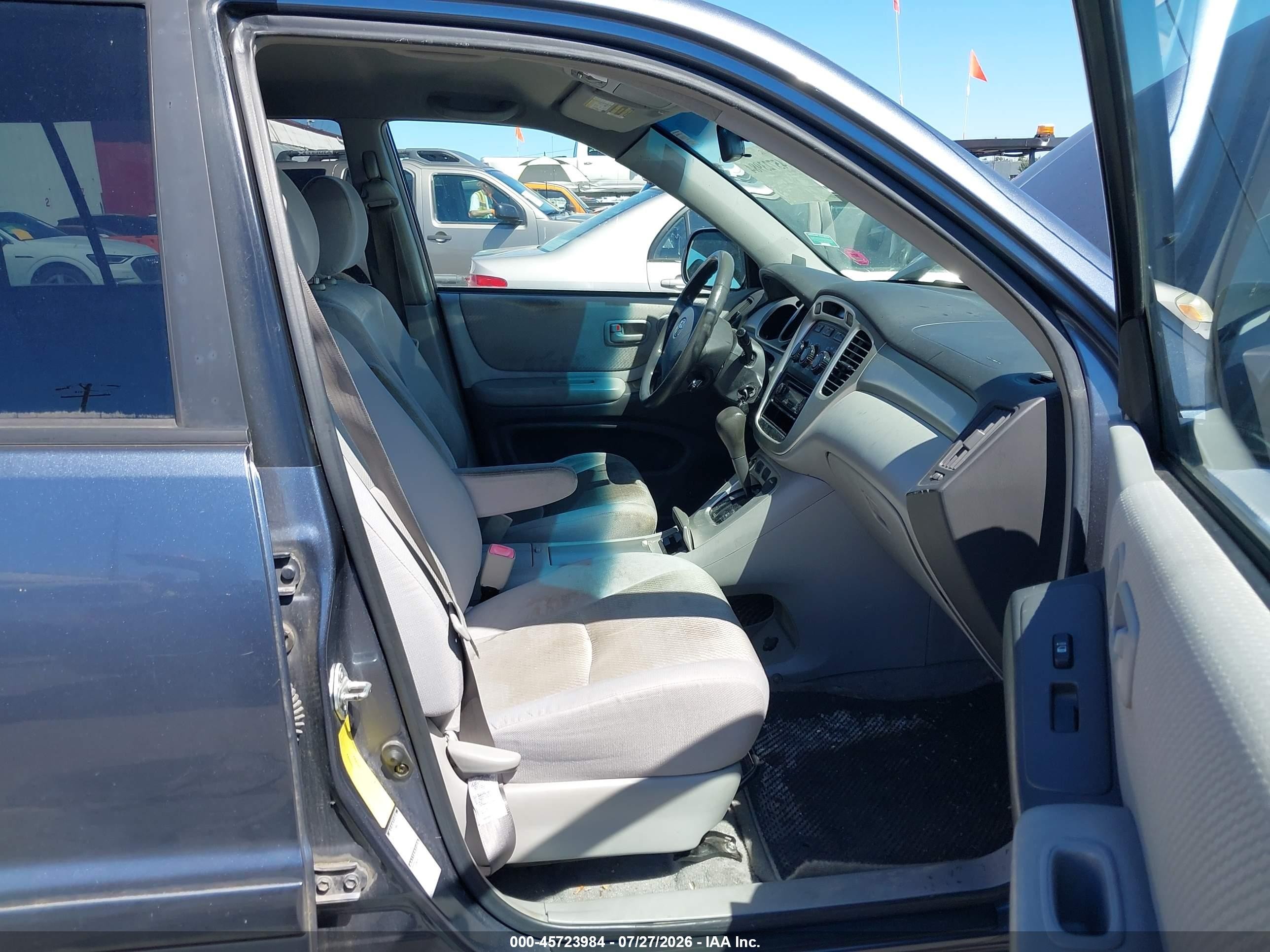 2006 Toyota Highlander   Light Blue vin: JTEHD21A560044865