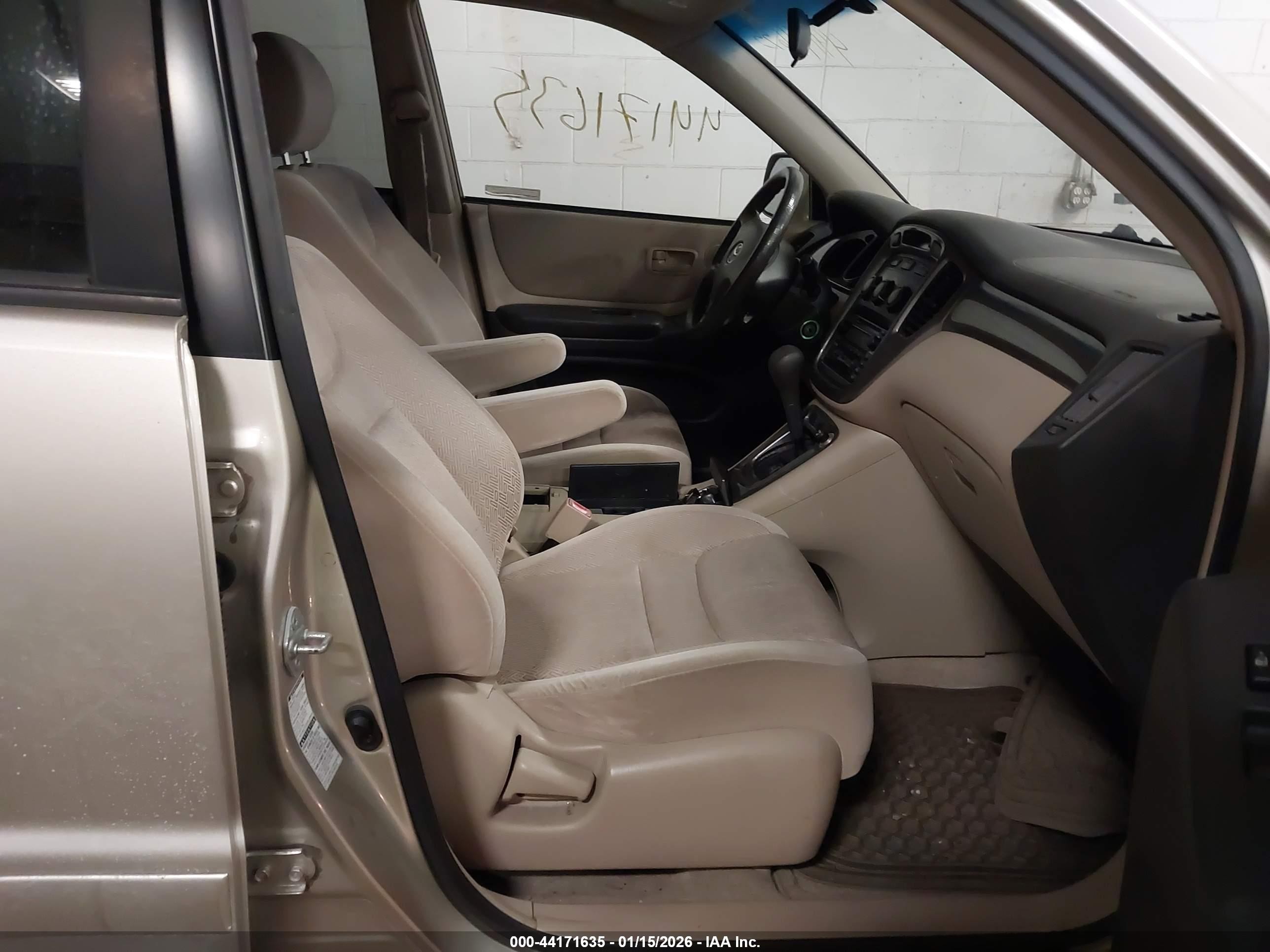 2003 Toyota Highlander   Желто-коричневый vin: JTEHD21A630020036