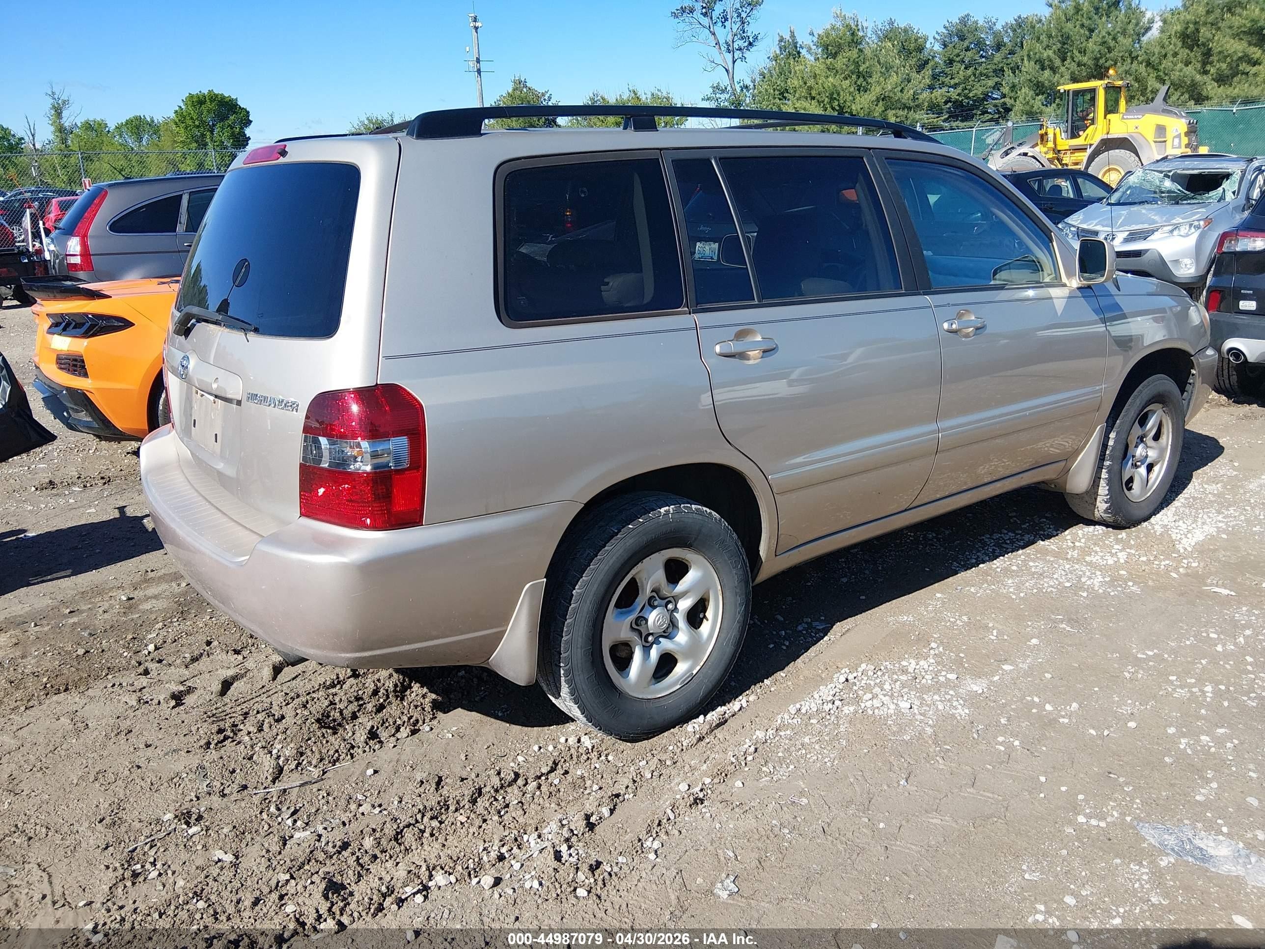2005 Toyota Highlander   Gold vin: JTEHD21A650036997