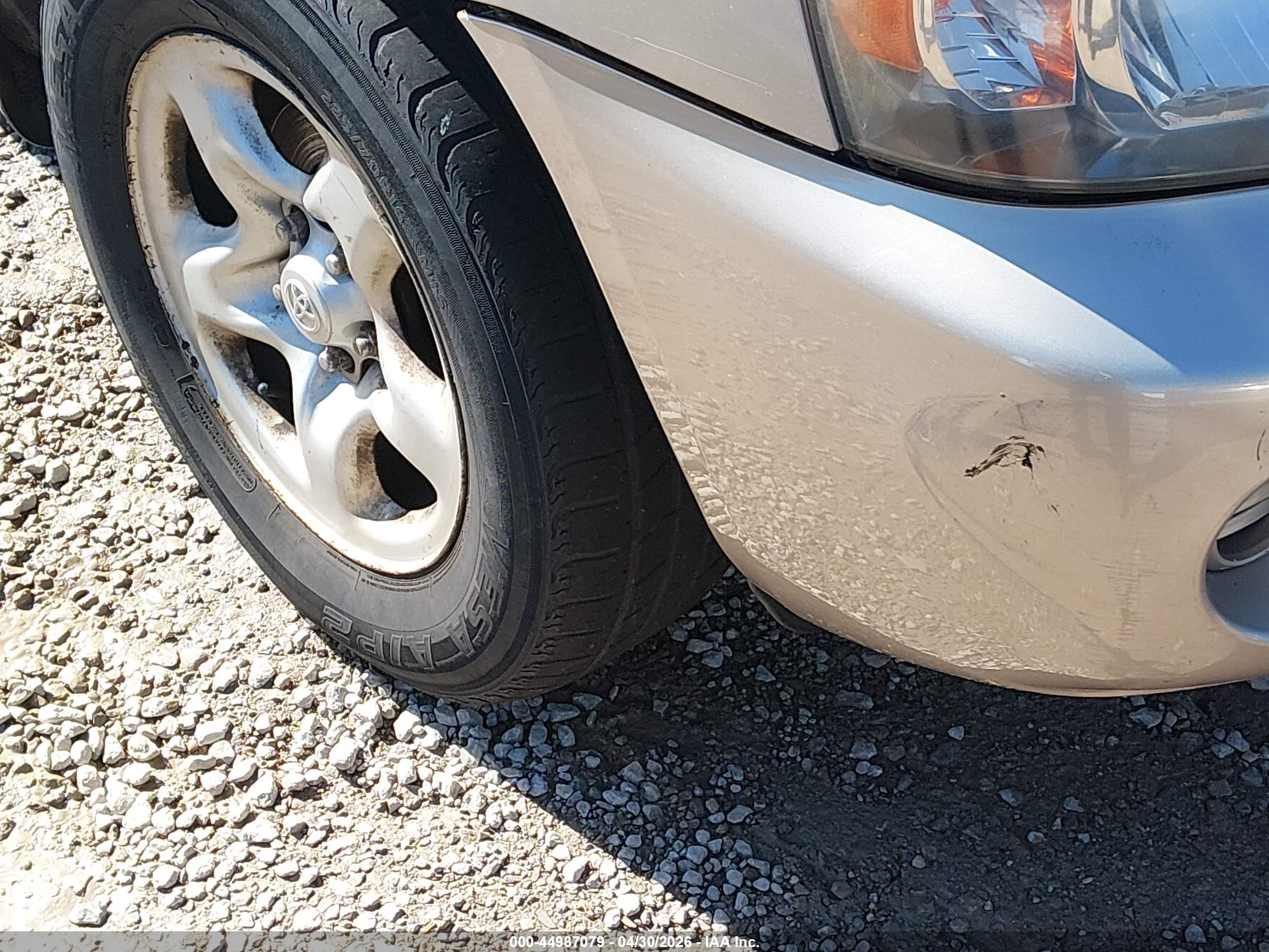 2005 Toyota Highlander   Gold vin: JTEHD21A650036997