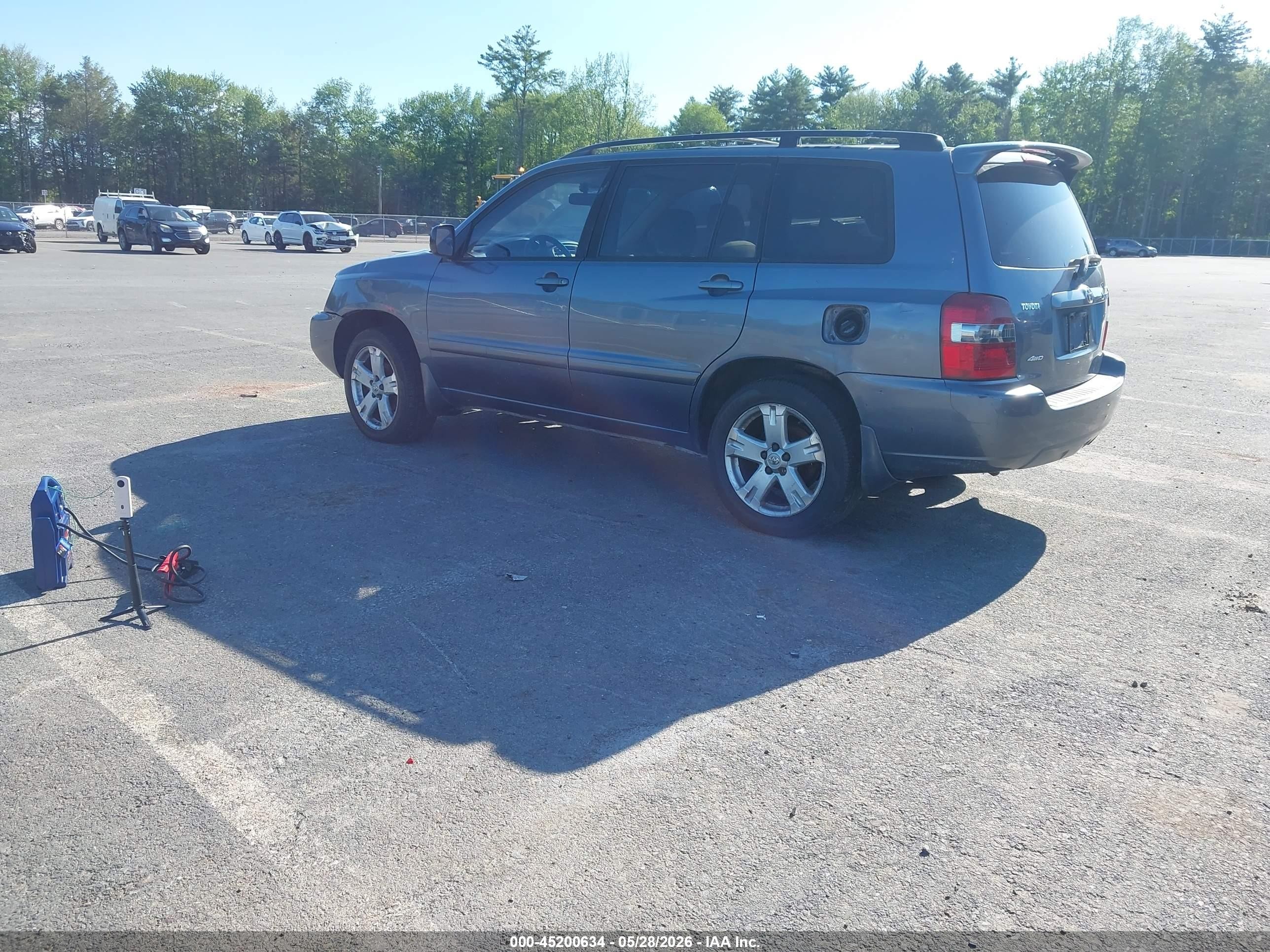 2006 Toyota Highlander   Blue vin: JTEHD21A760042454