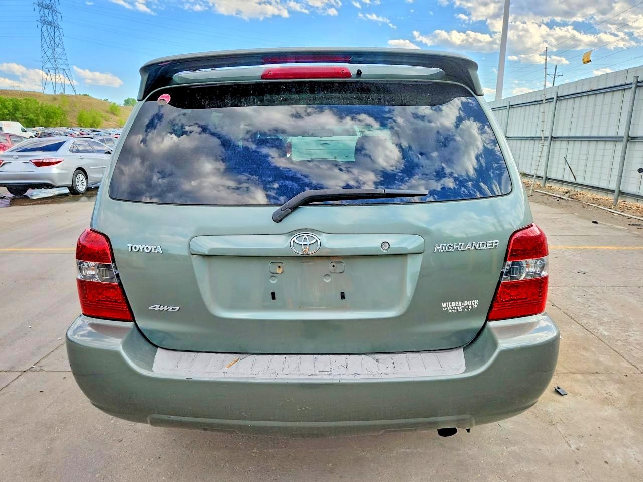 2007 Toyota Highlander Base Green vin: JTEHD21AX70046581