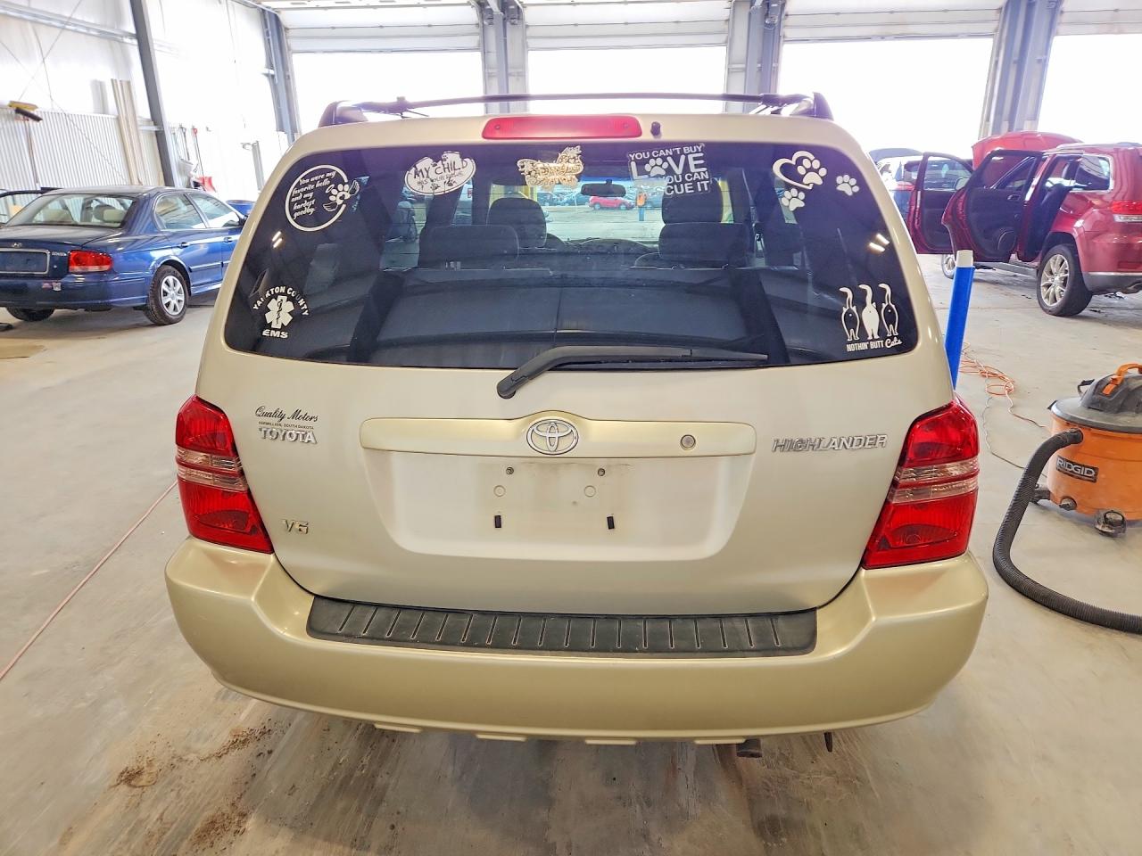2002 Toyota Highlander Base Beige vin: JTEHF21AX20050021