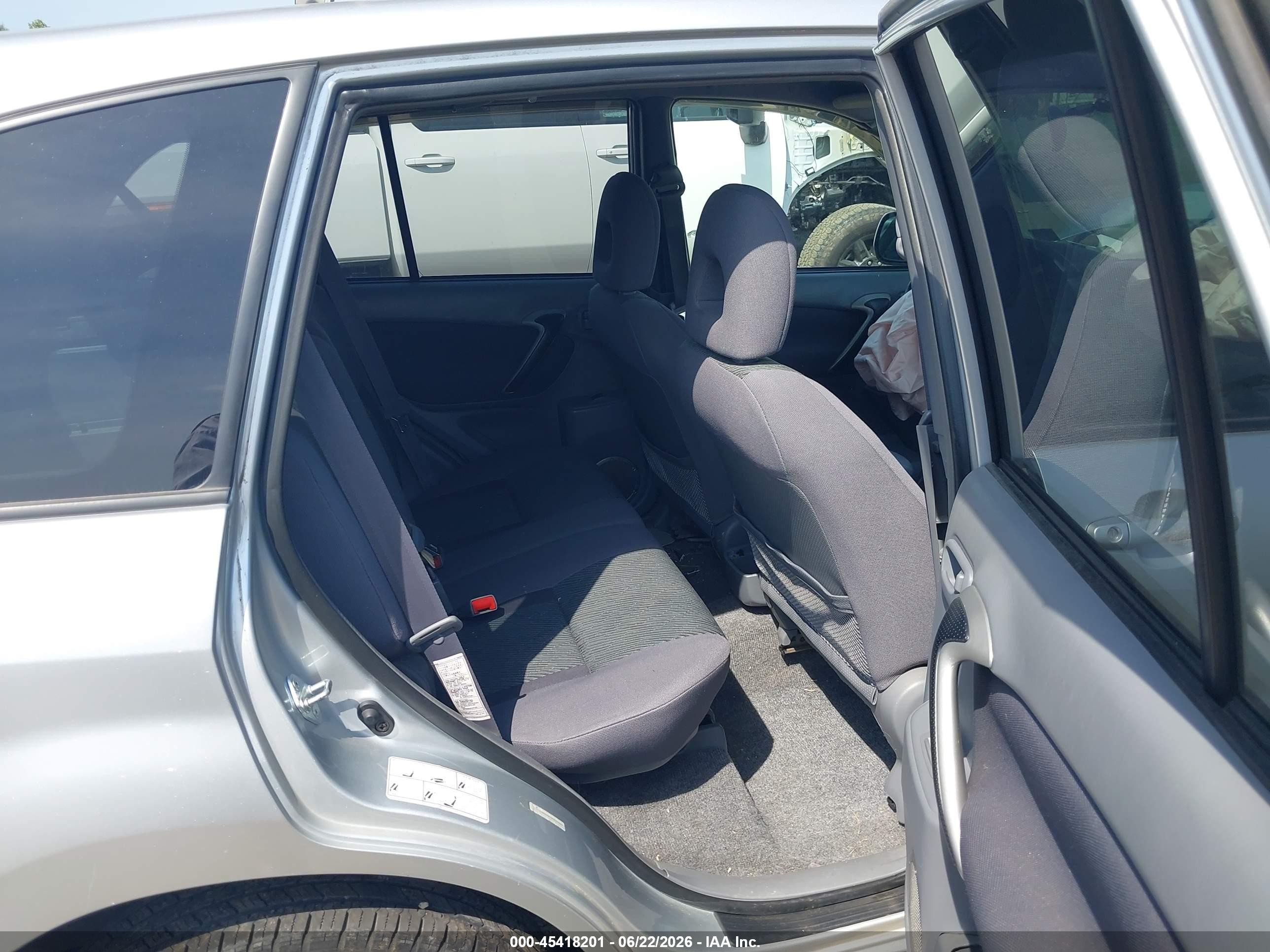 2003 Toyota Rav4   Серебряный vin: JTEHH20V030231399