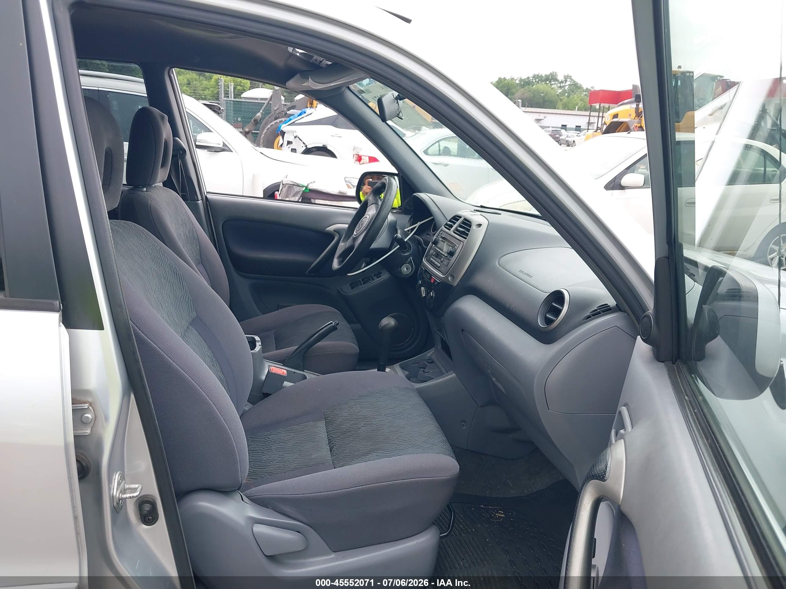 2003 Toyota Rav4   Silver vin: JTEHH20V036087799