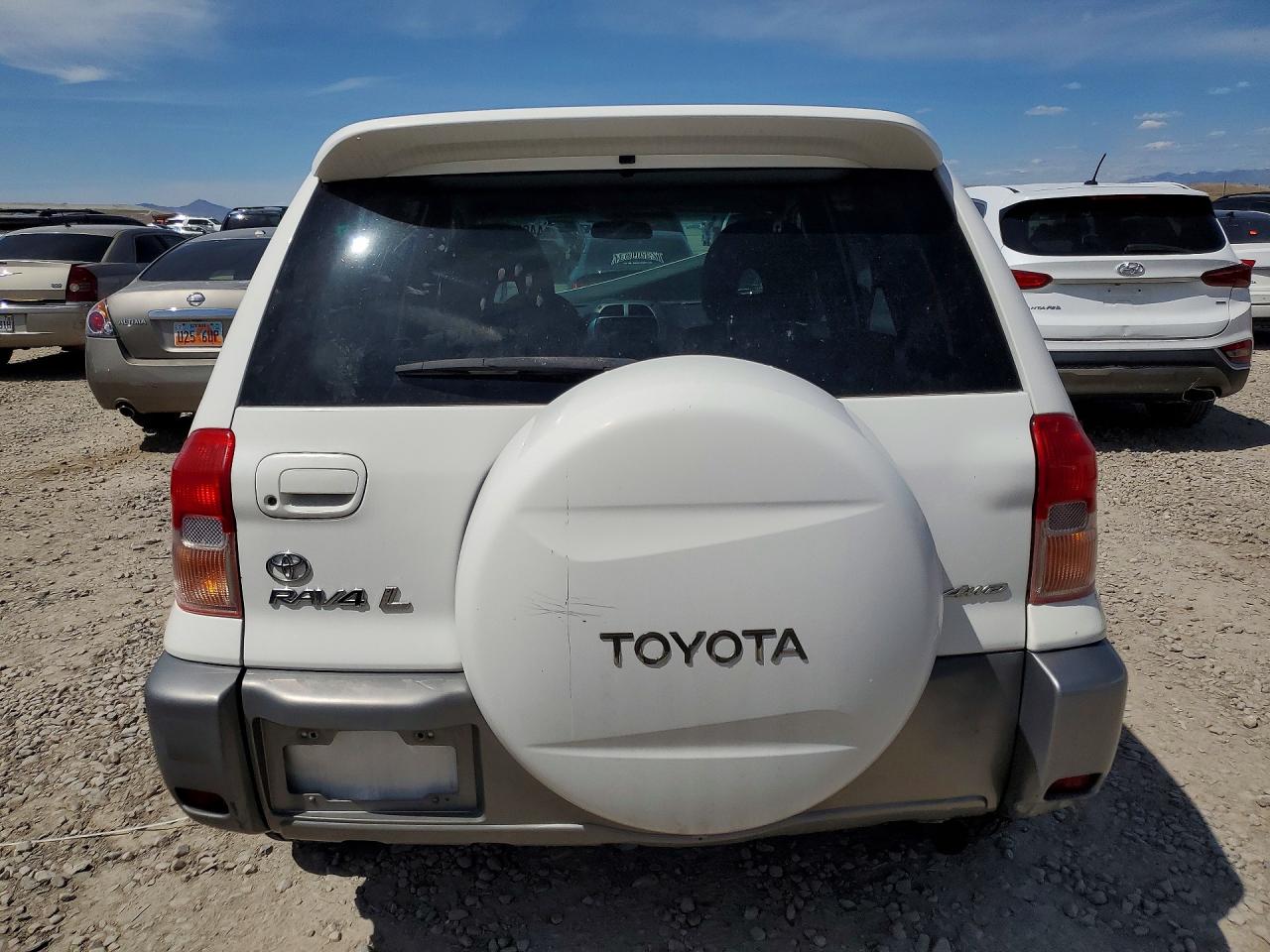 2001 Toyota Rav4 Base White vin: JTEHH20V316010213