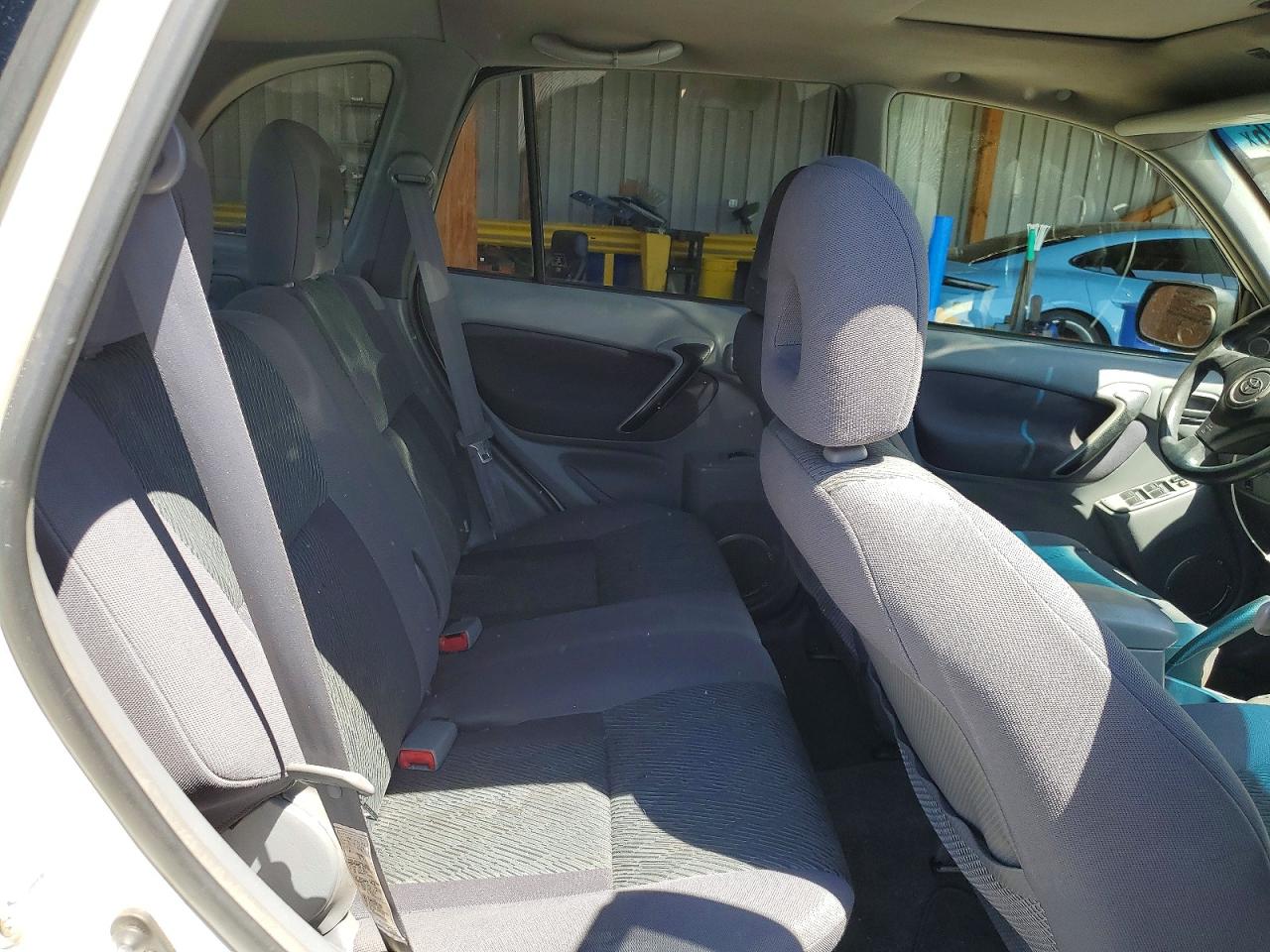 2002 Toyota Rav4 Base White vin: JTEHH20V420129246
