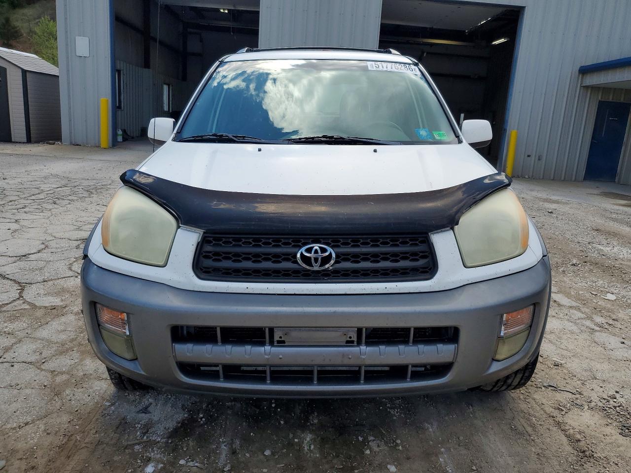 2001 Toyota Rav4 Base White vin: JTEHH20V510060825