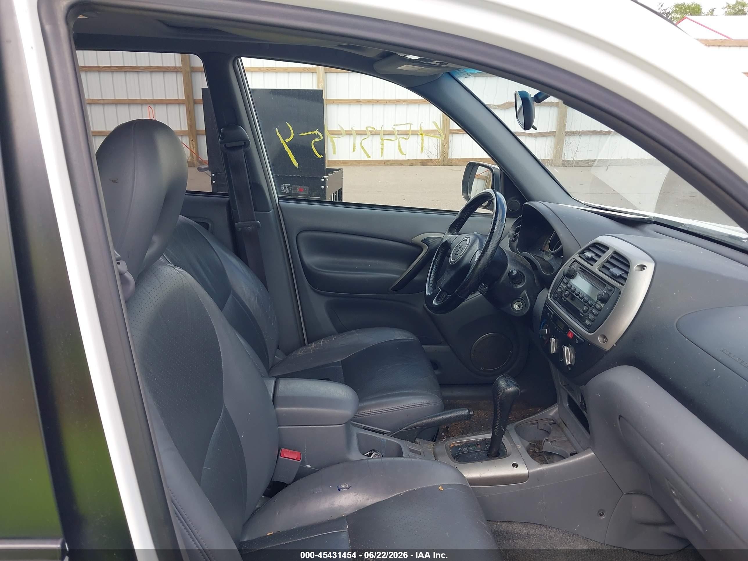 2002 Toyota Rav4   White vin: JTEHH20V720137759