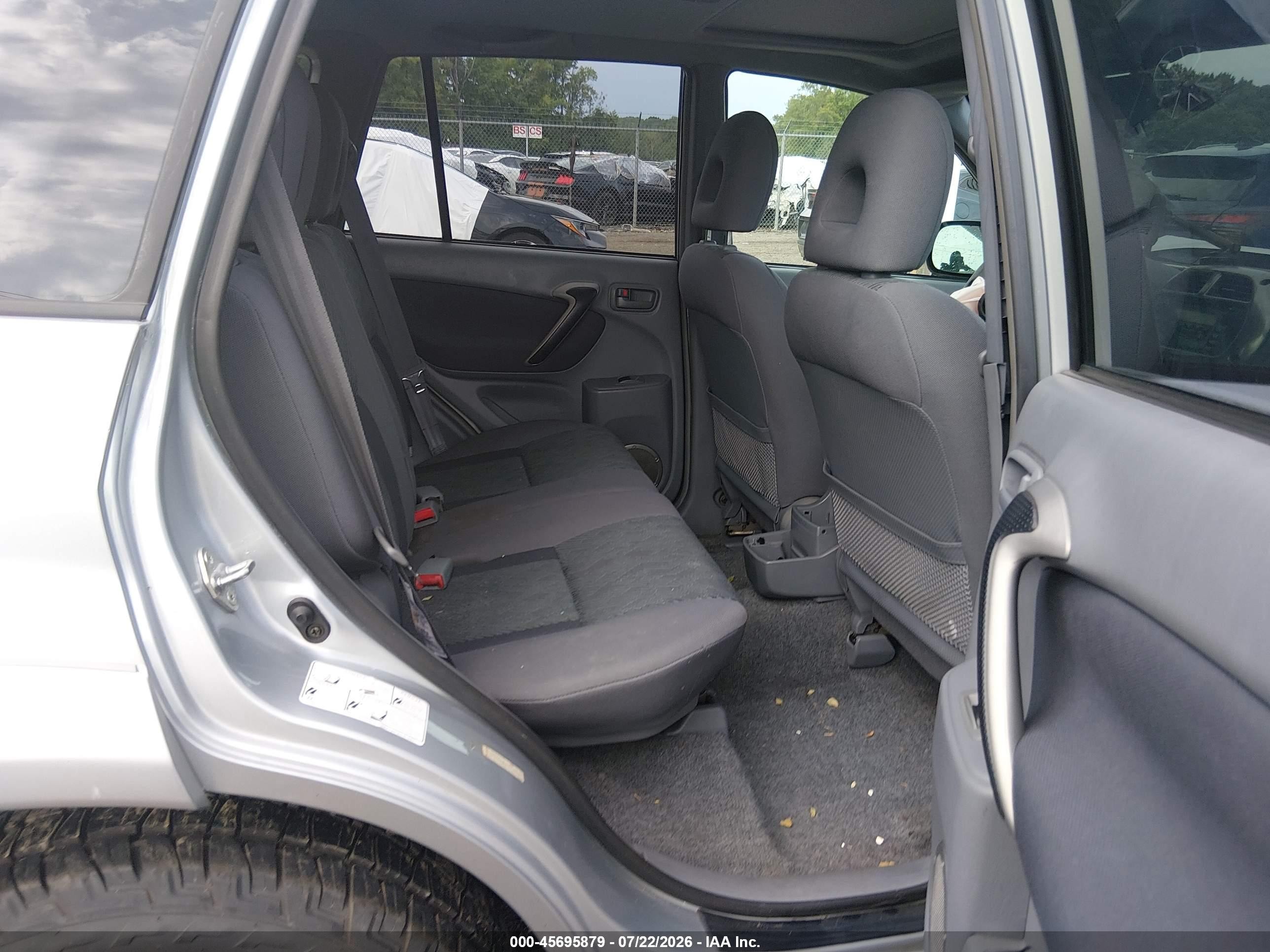 2002 Toyota Rav4   Silver vin: JTEHH20V820144333