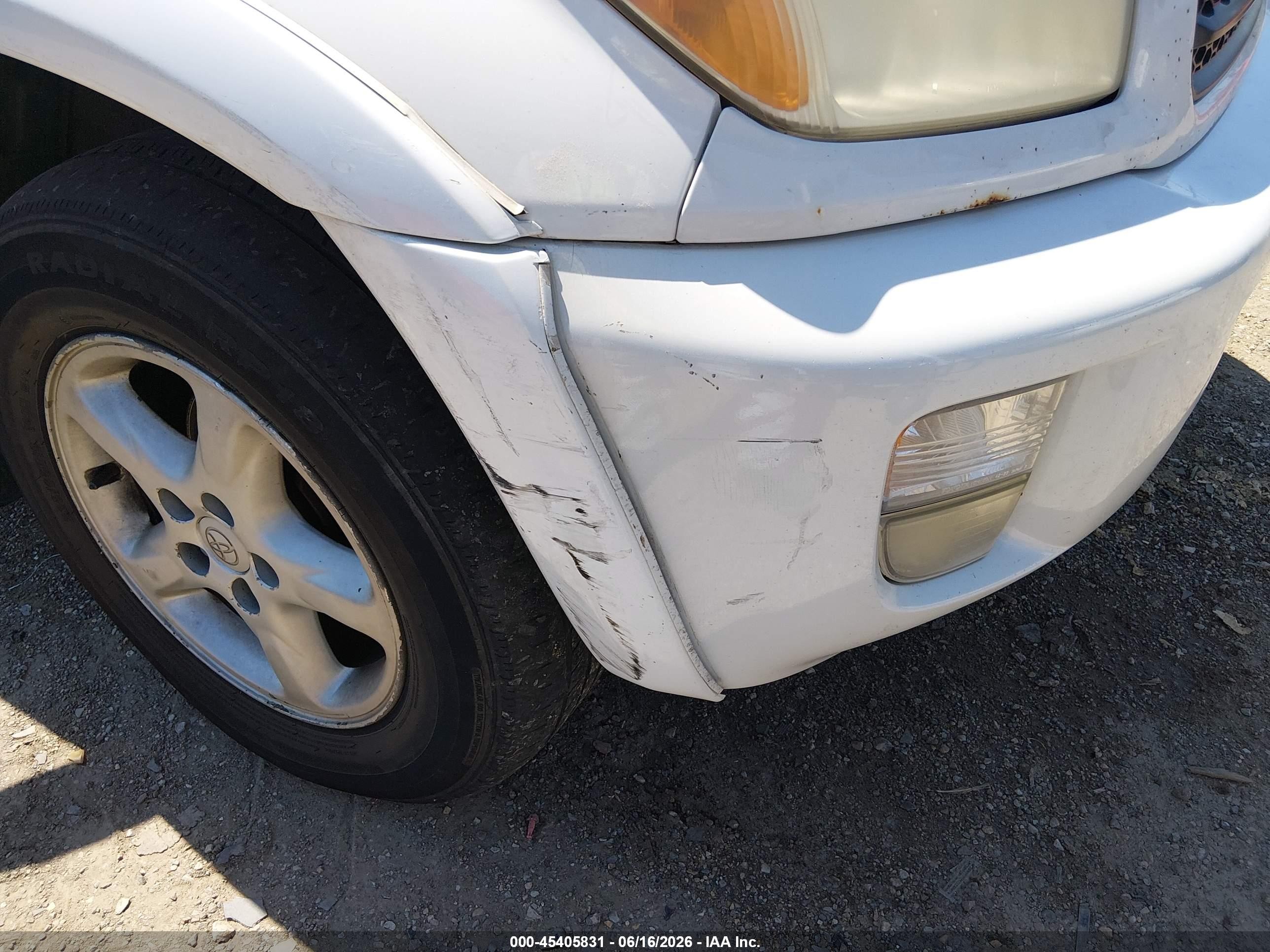 2002 Toyota Rav4   White vin: JTEHH20V820155994