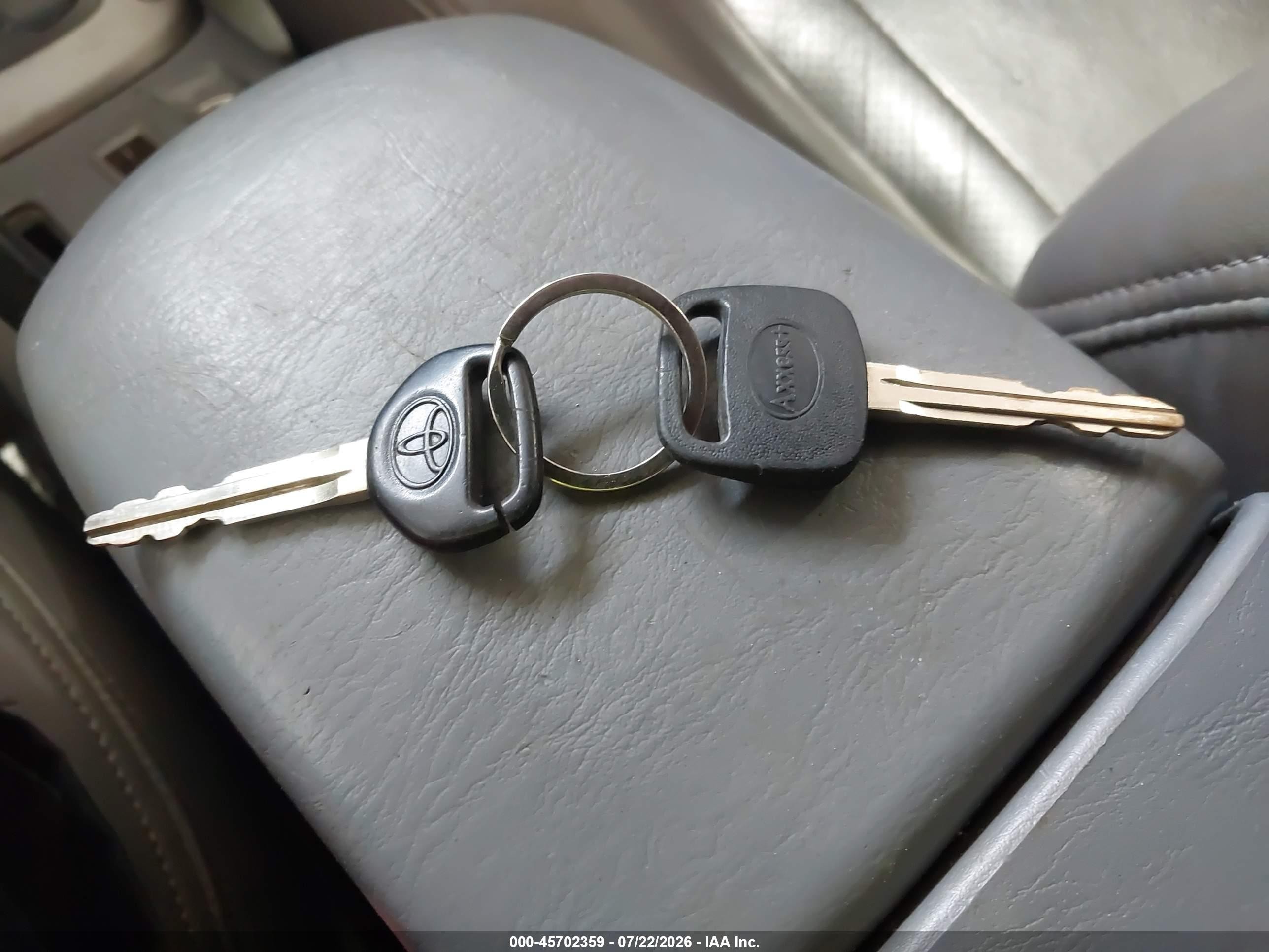 2002 Toyota Rav4   Silver vin: JTEHH20V926021637