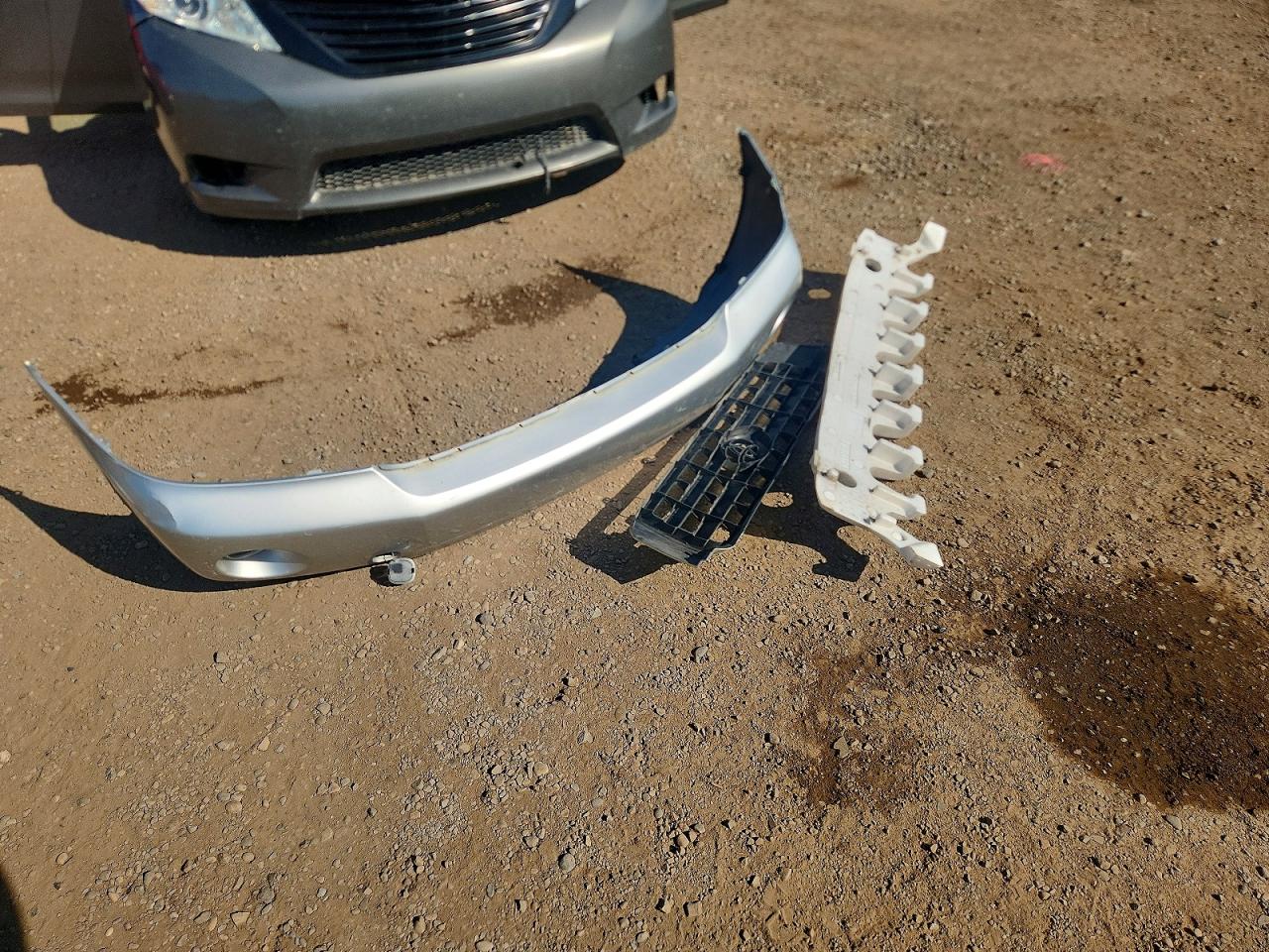 2005 Toyota Highlander Limited Silver vin: JTEHP21A050083160