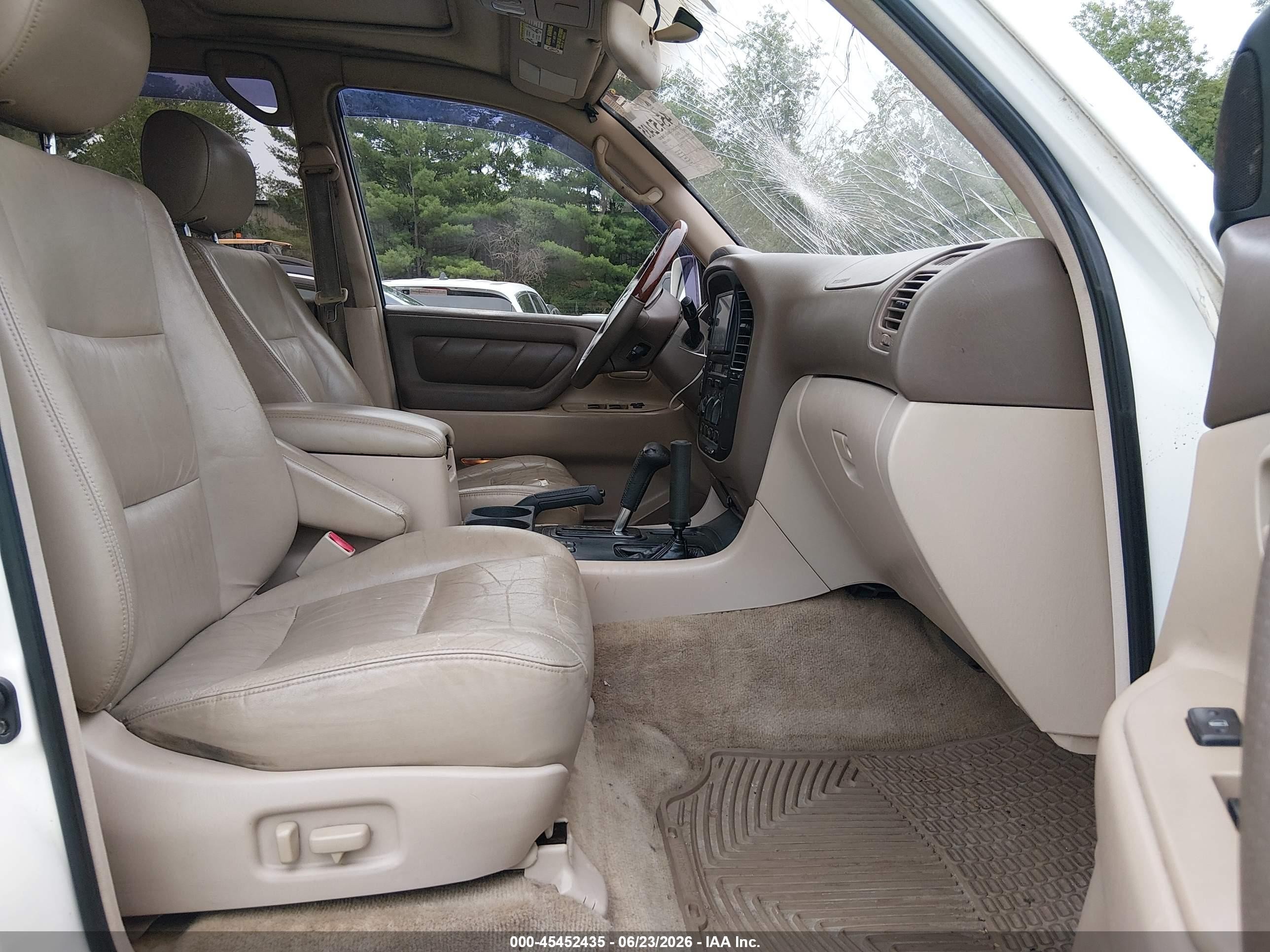 2001 Toyota Land Cruiser   White vin: JTEHT05J012005776
