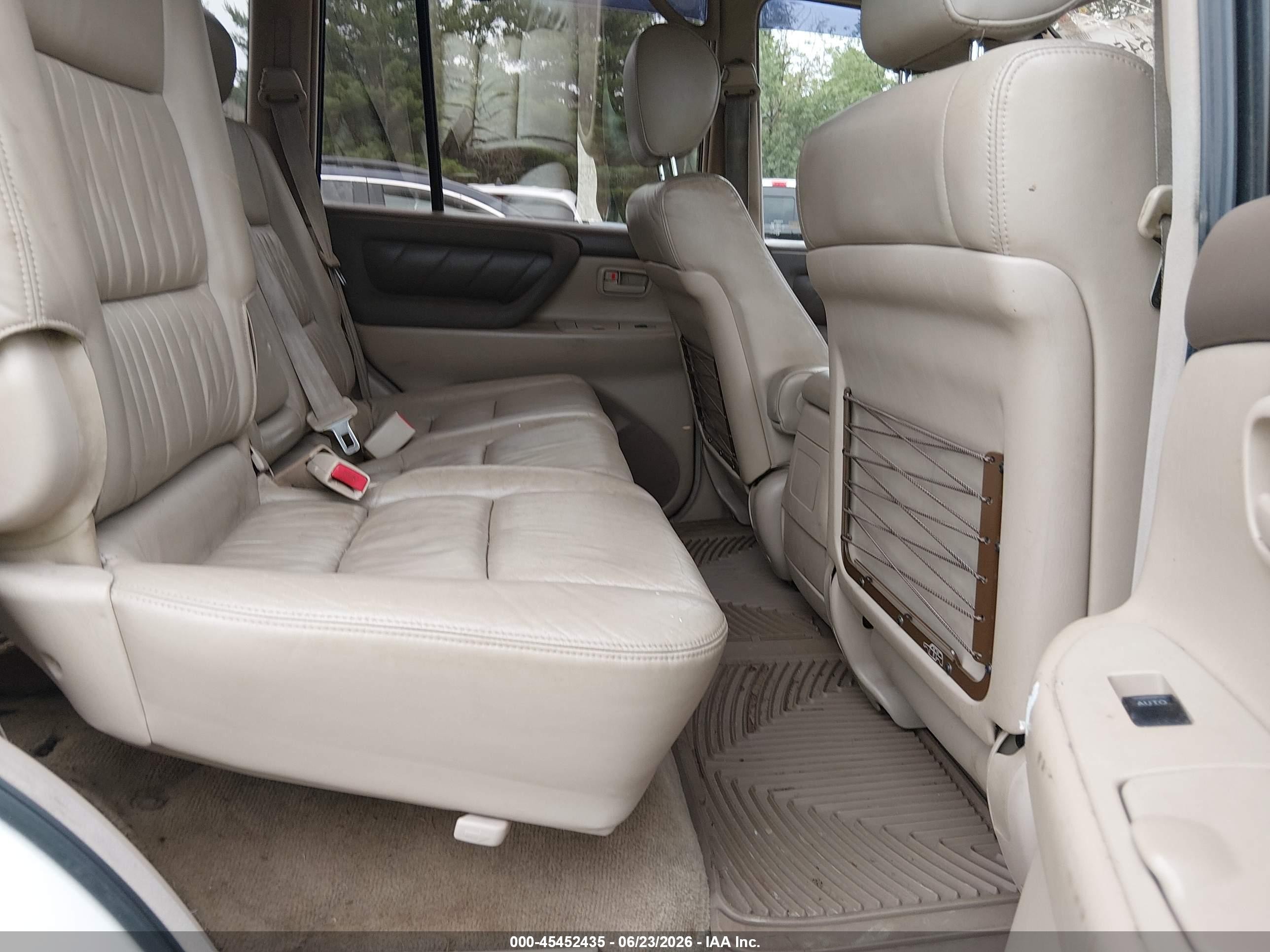 2001 Toyota Land Cruiser   White vin: JTEHT05J012005776