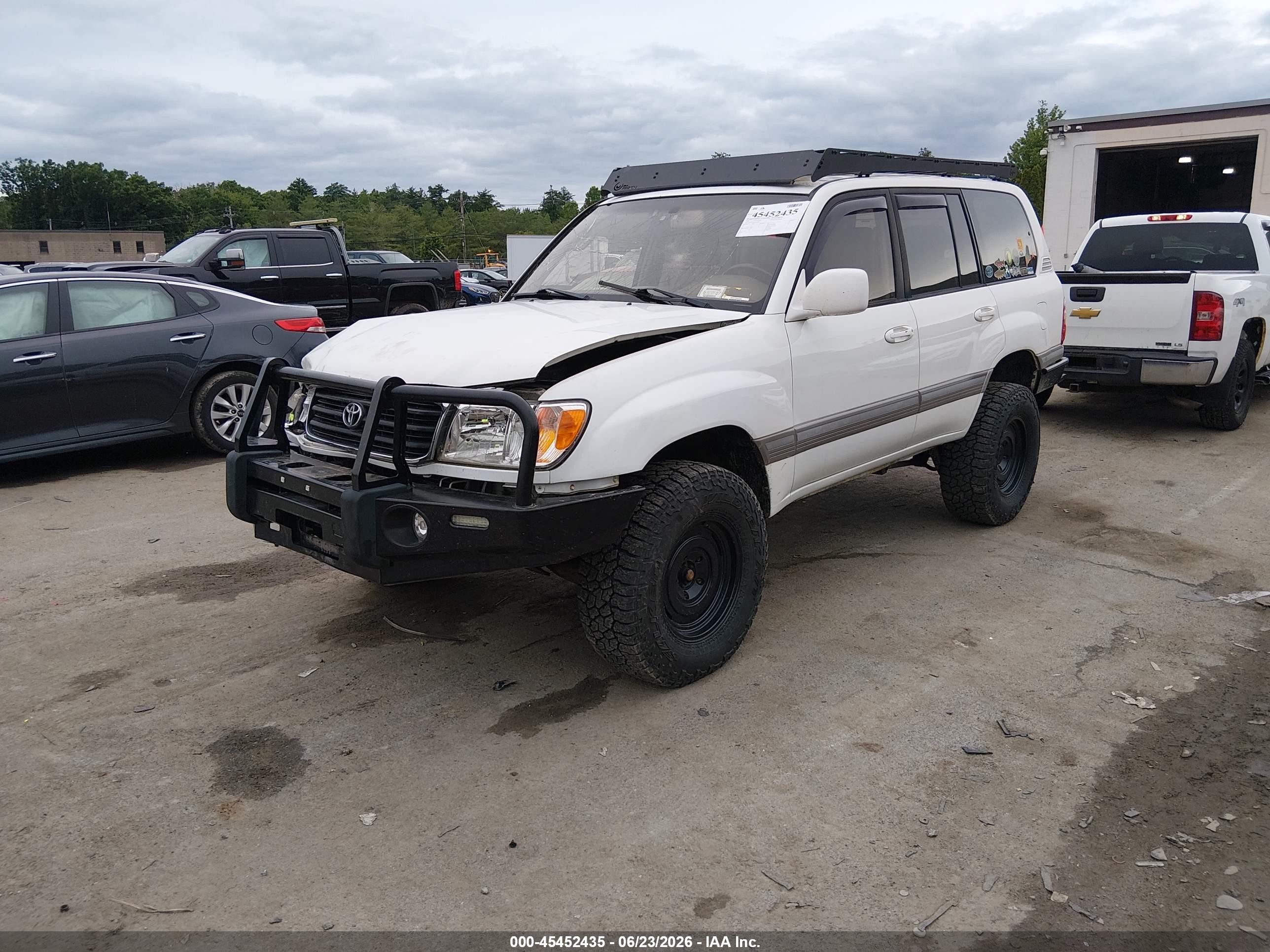 2001 Toyota Land Cruiser   White vin: JTEHT05J012005776