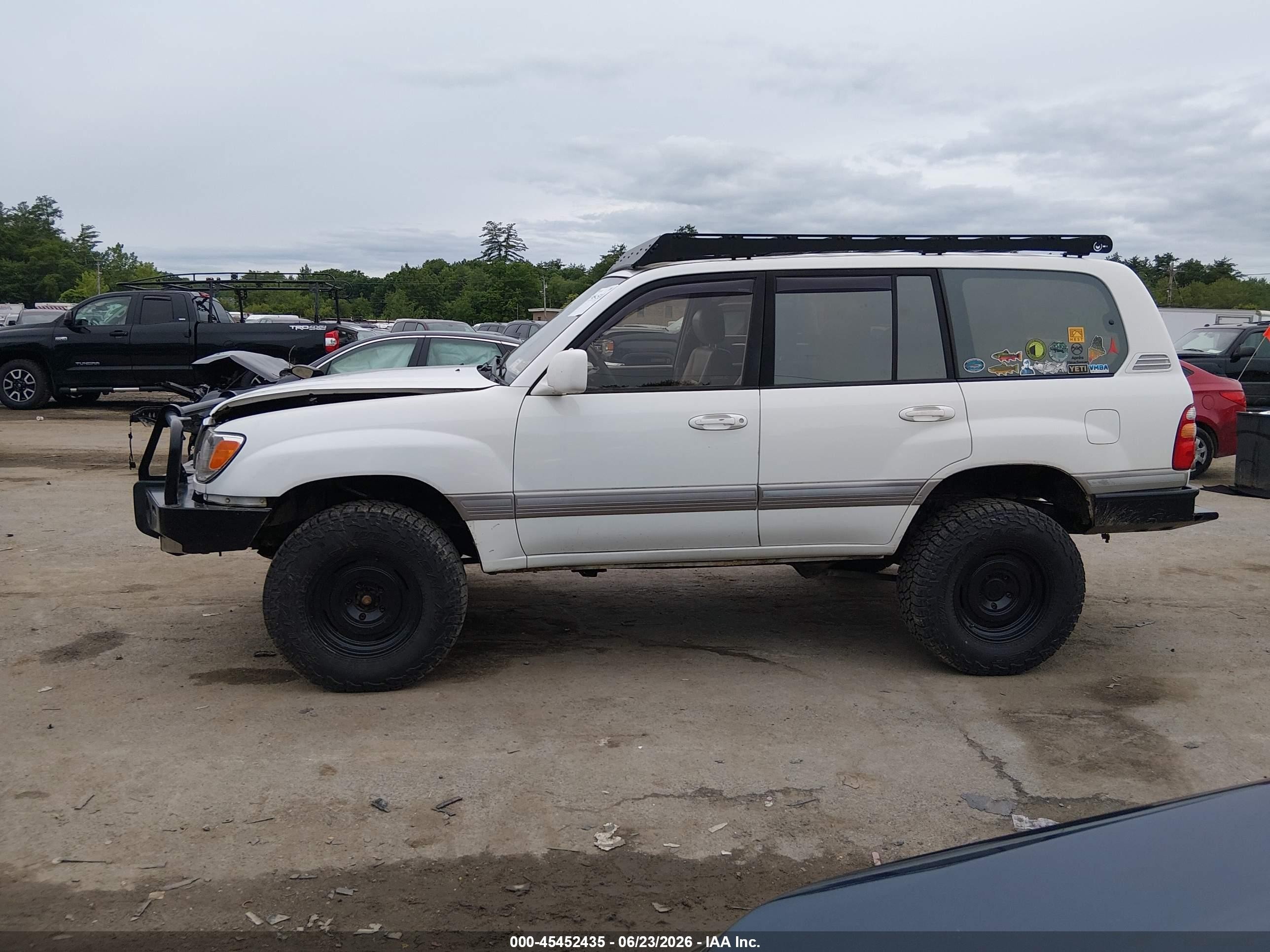2001 Toyota Land Cruiser   White vin: JTEHT05J012005776