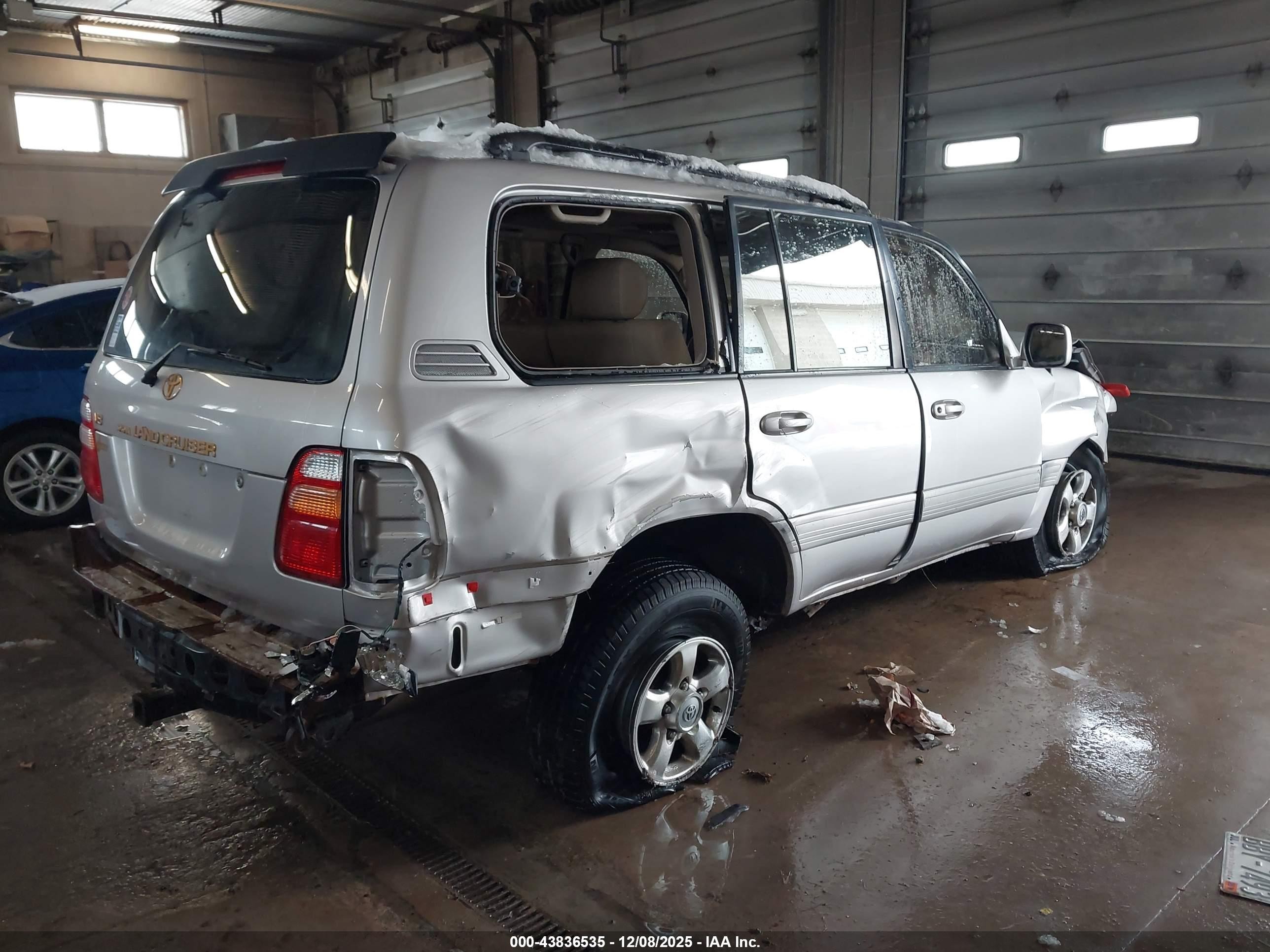 2001 Toyota Land Cruiser   Silver vin: JTEHT05J012016132