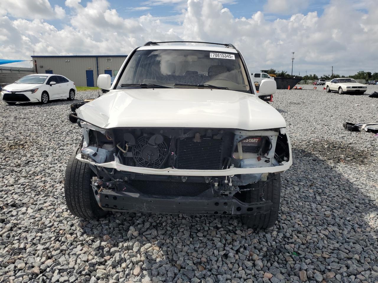 2002 Toyota Land Cruiser White vin: JTEHT05J022025155