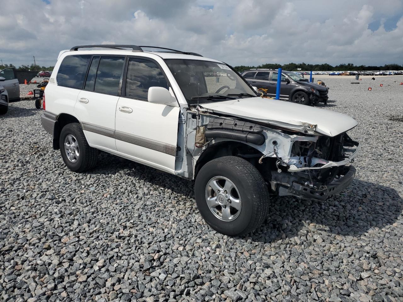 2002 Toyota Land Cruiser White vin: JTEHT05J022025155