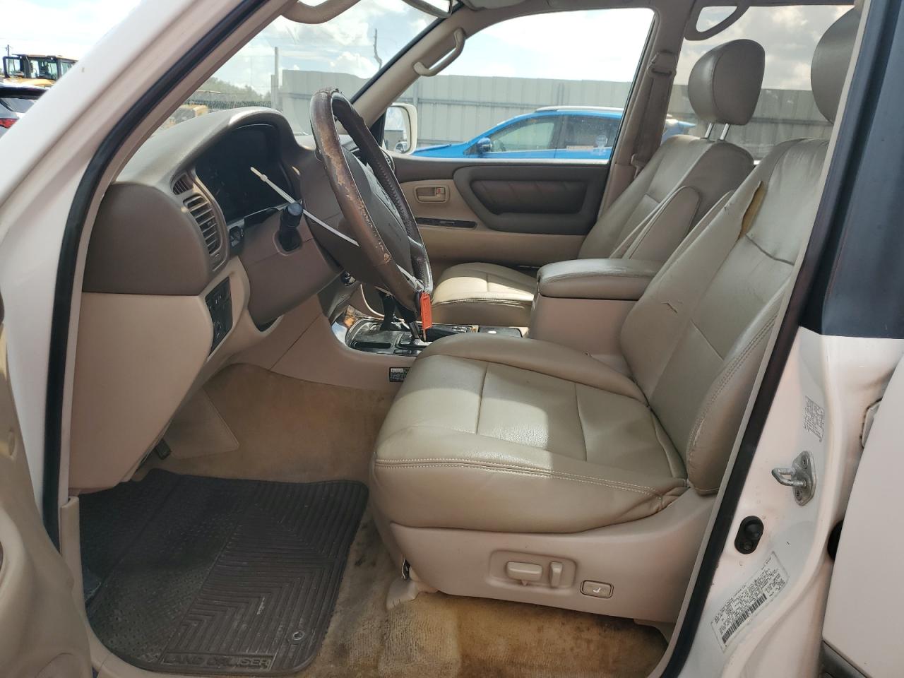 2002 Toyota Land Cruiser White vin: JTEHT05J022025155