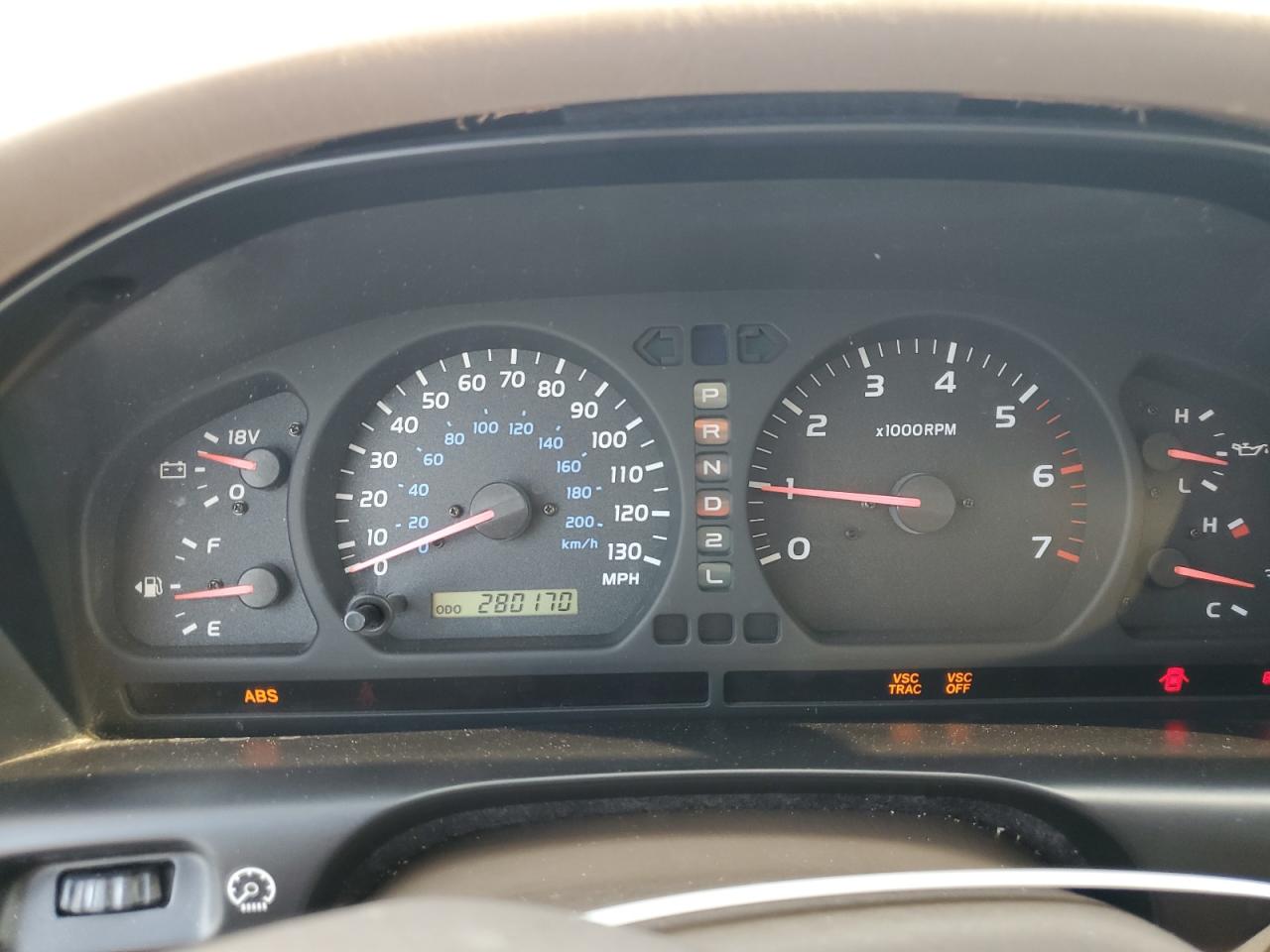 2002 Toyota Land Cruiser White vin: JTEHT05J022025155