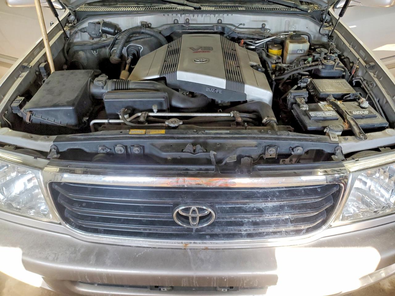 2002 Toyota Land Cruiser Silver vin: JTEHT05J022026225