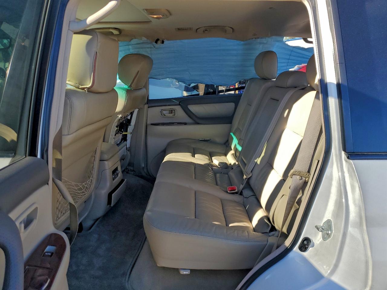 2005 Toyota Land Cruiser White vin: JTEHT05J052075011