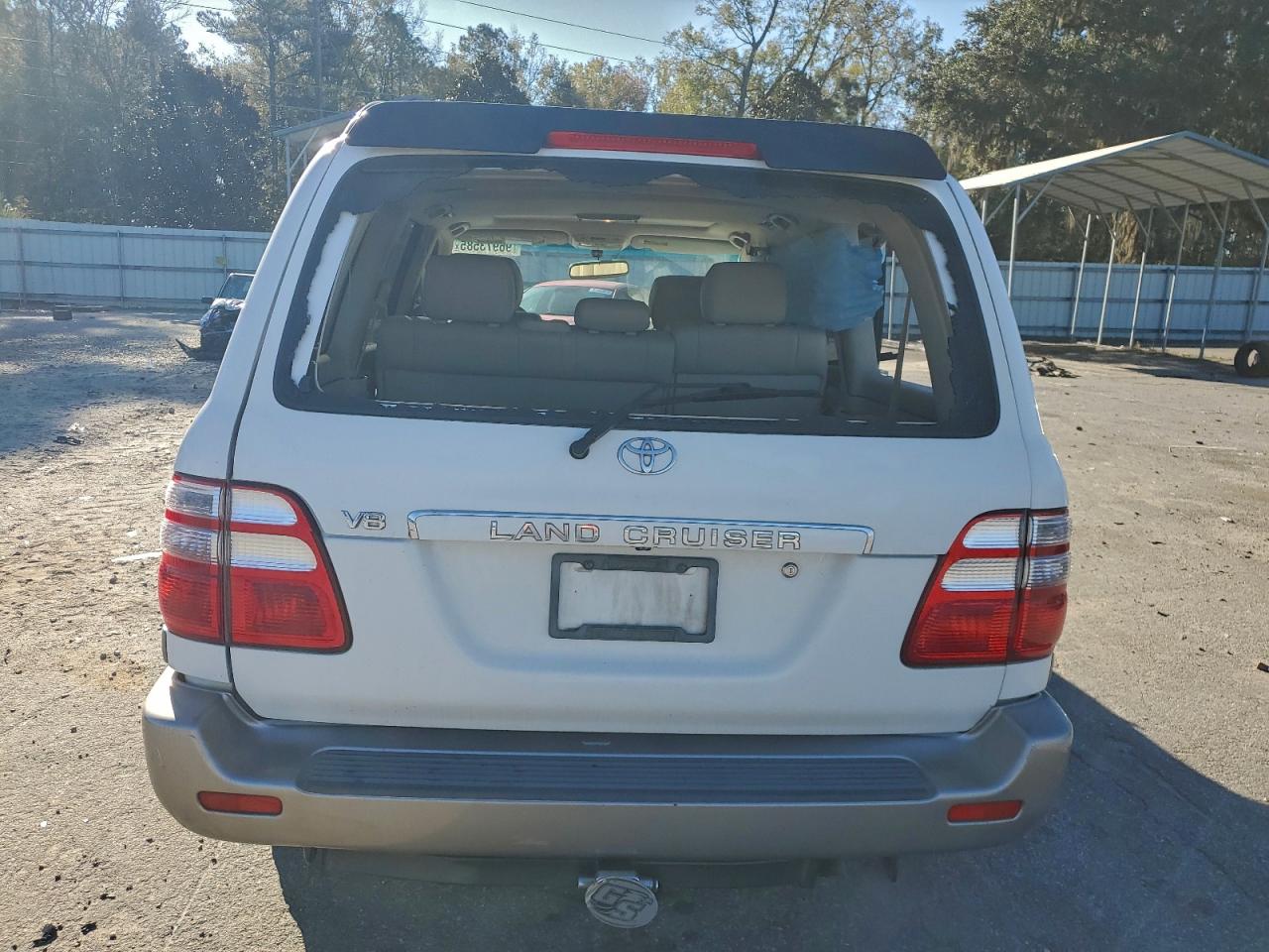 2005 Toyota Land Cruiser White vin: JTEHT05J052075011