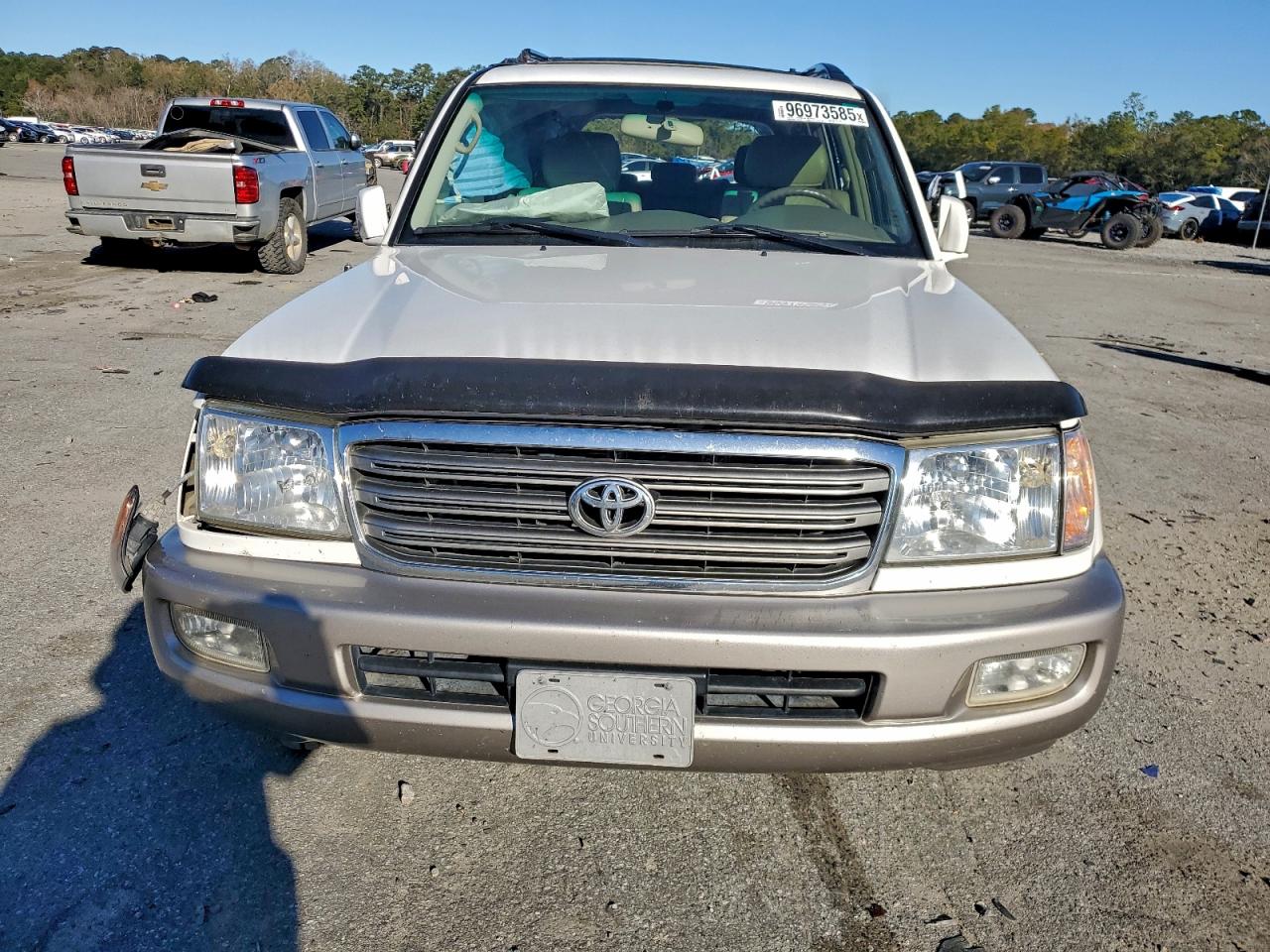 2005 Toyota Land Cruiser White vin: JTEHT05J052075011