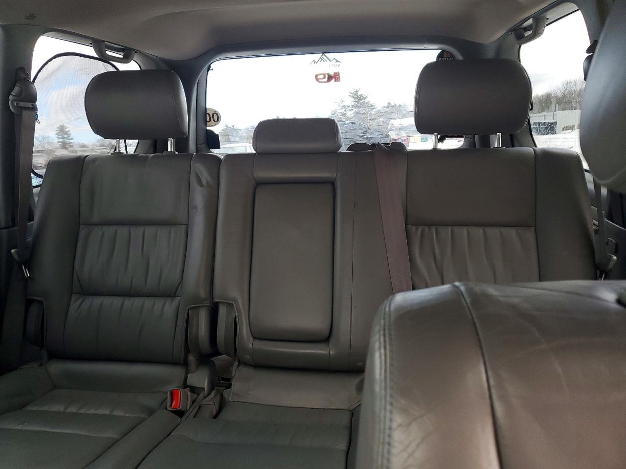 2006 Toyota Land Cruiser Silver vin: JTEHT05J062082669