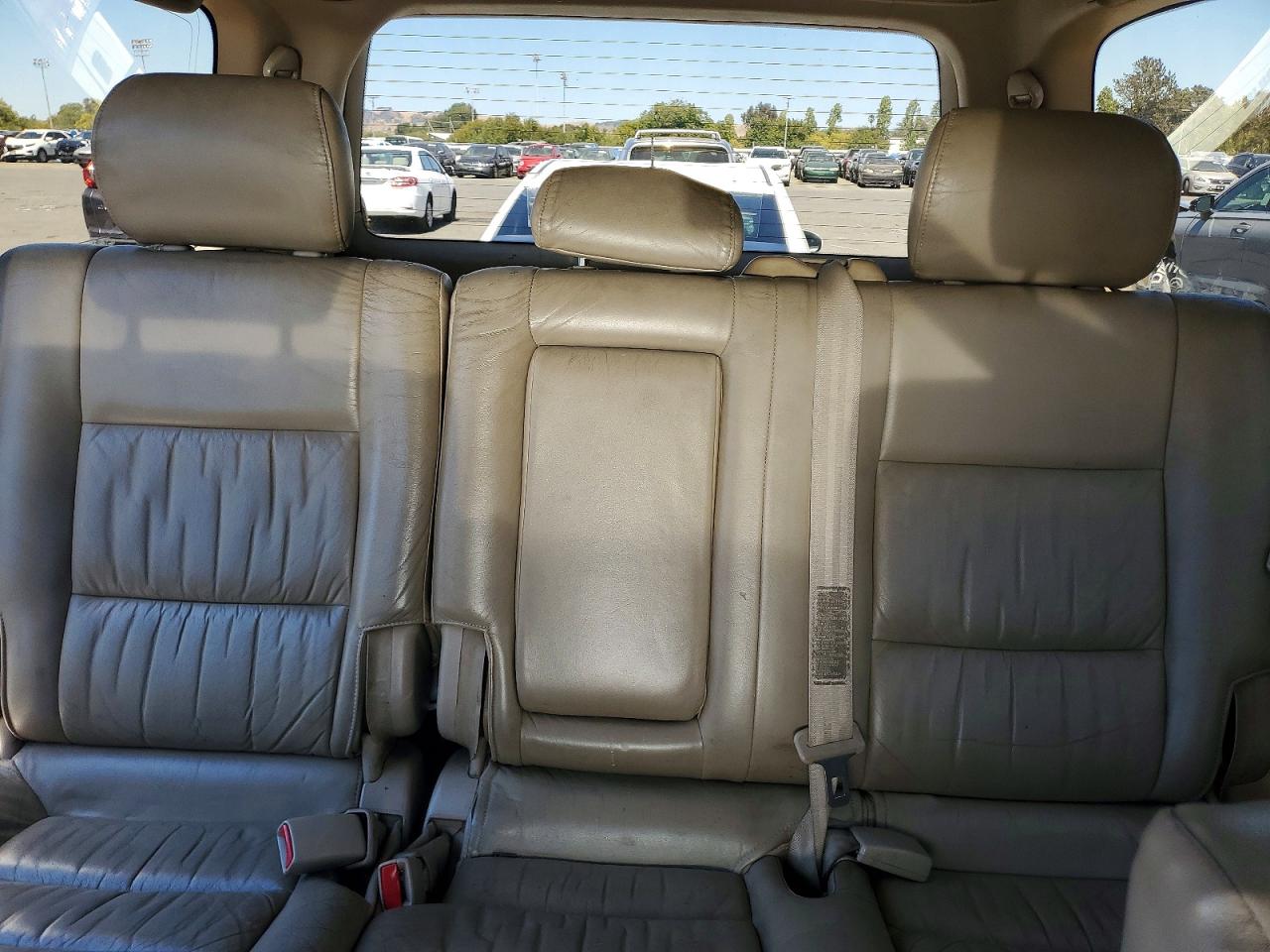 2001 Toyota Land Cruiser Base Silver vin: JTEHT05J112007911