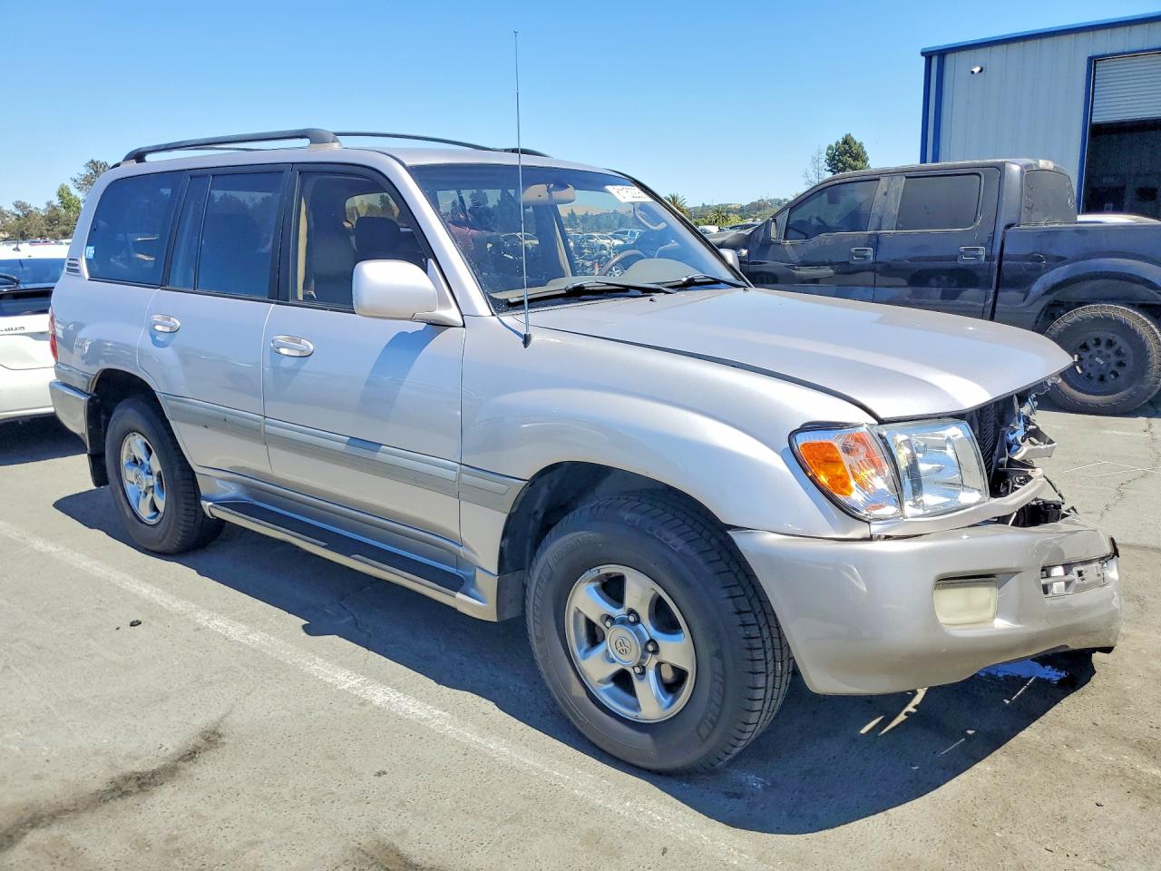 2001 Toyota Land Cruiser Base Silver vin: JTEHT05J112007911