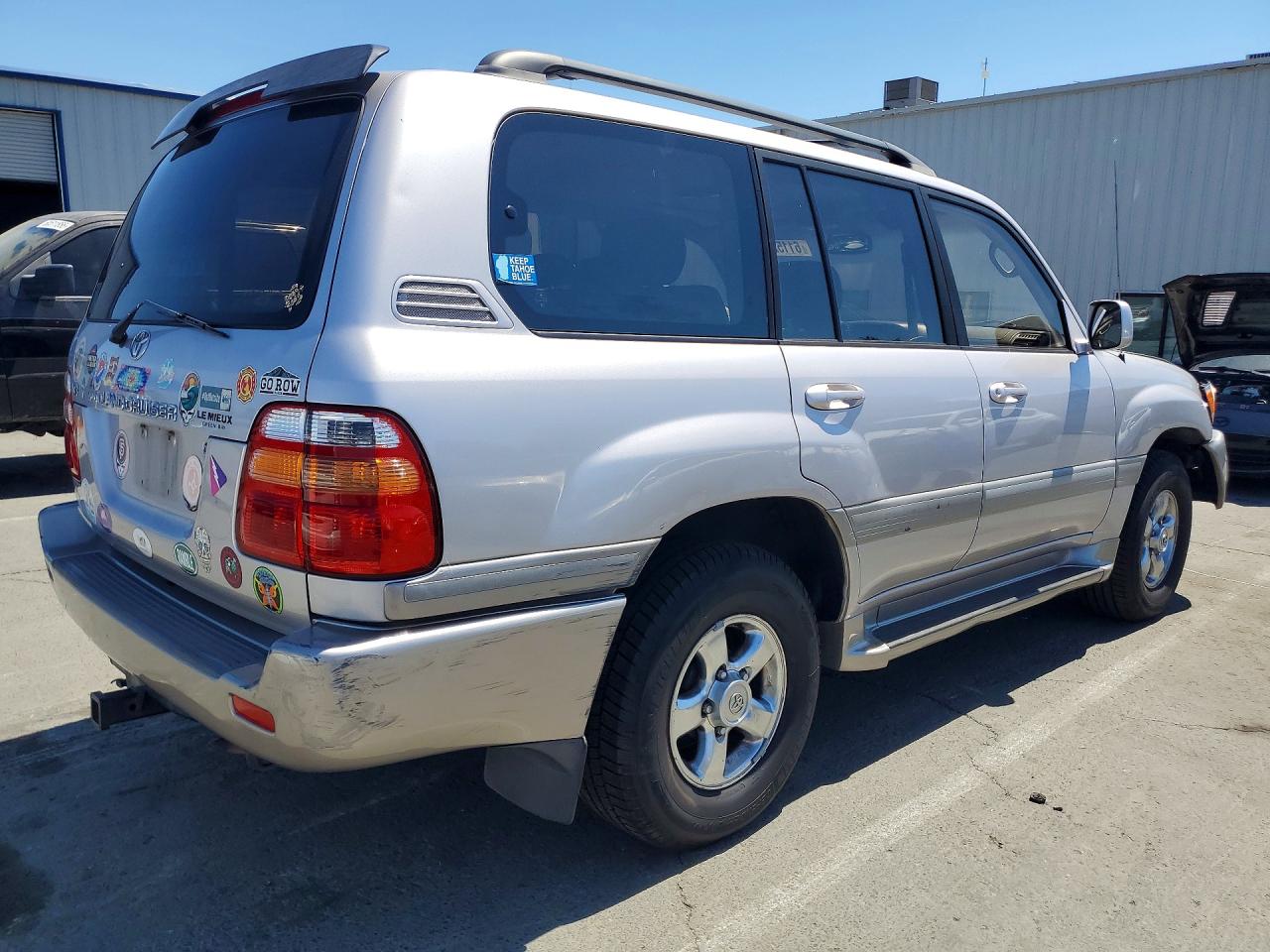 2001 Toyota Land Cruiser Base Silver vin: JTEHT05J112007911