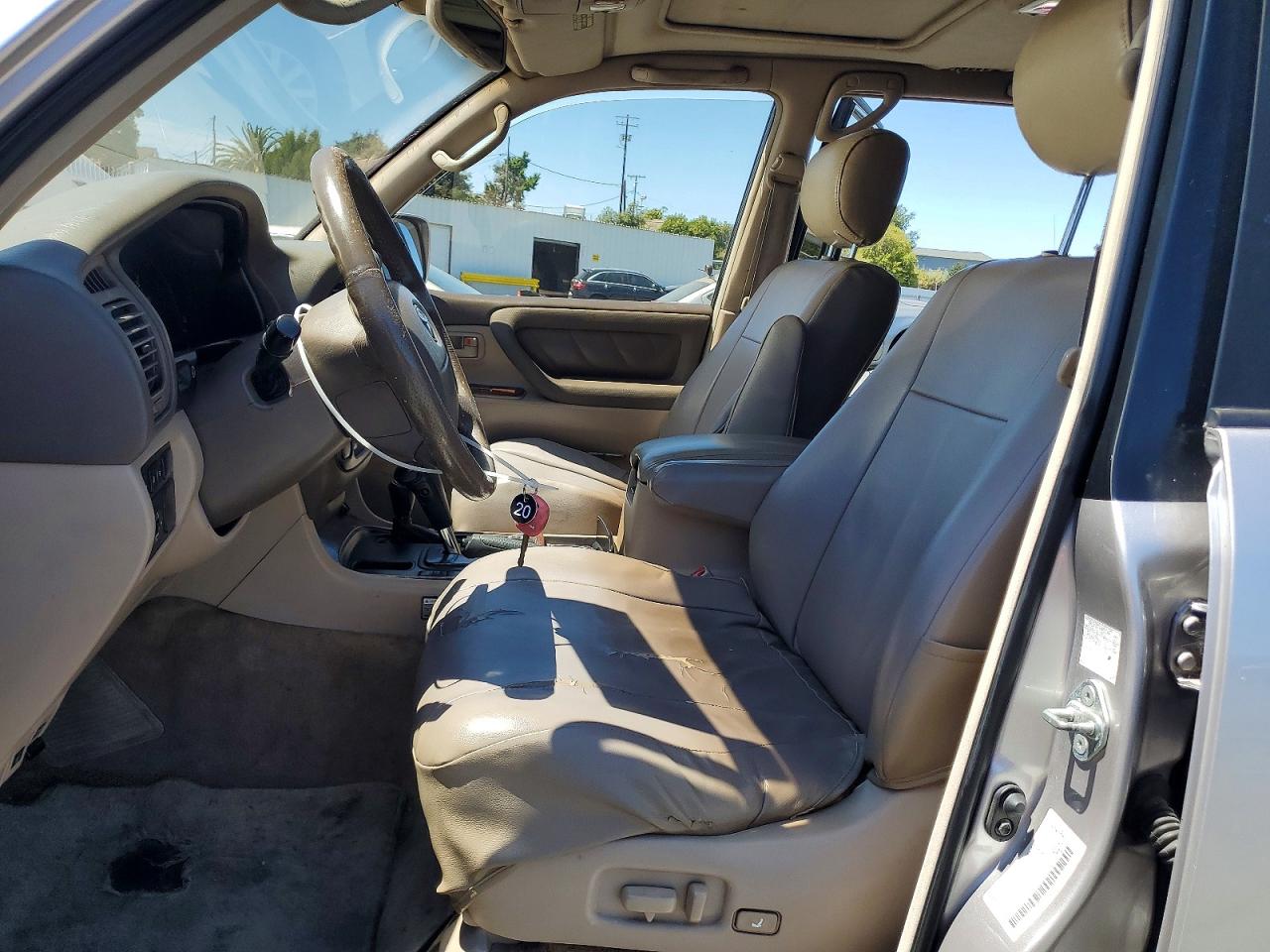2001 Toyota Land Cruiser Base Silver vin: JTEHT05J112007911